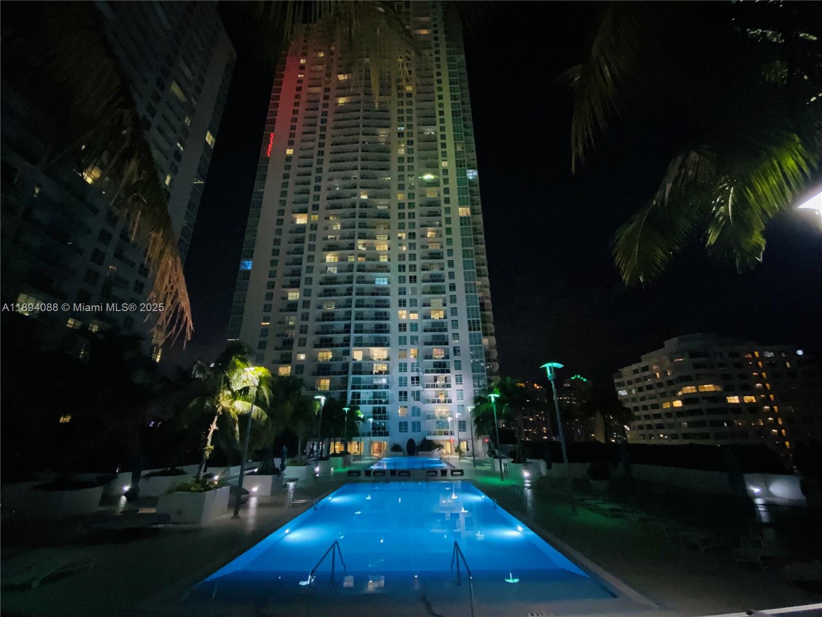 950 Brickell Bay Dr #1408, Miami FL 33131