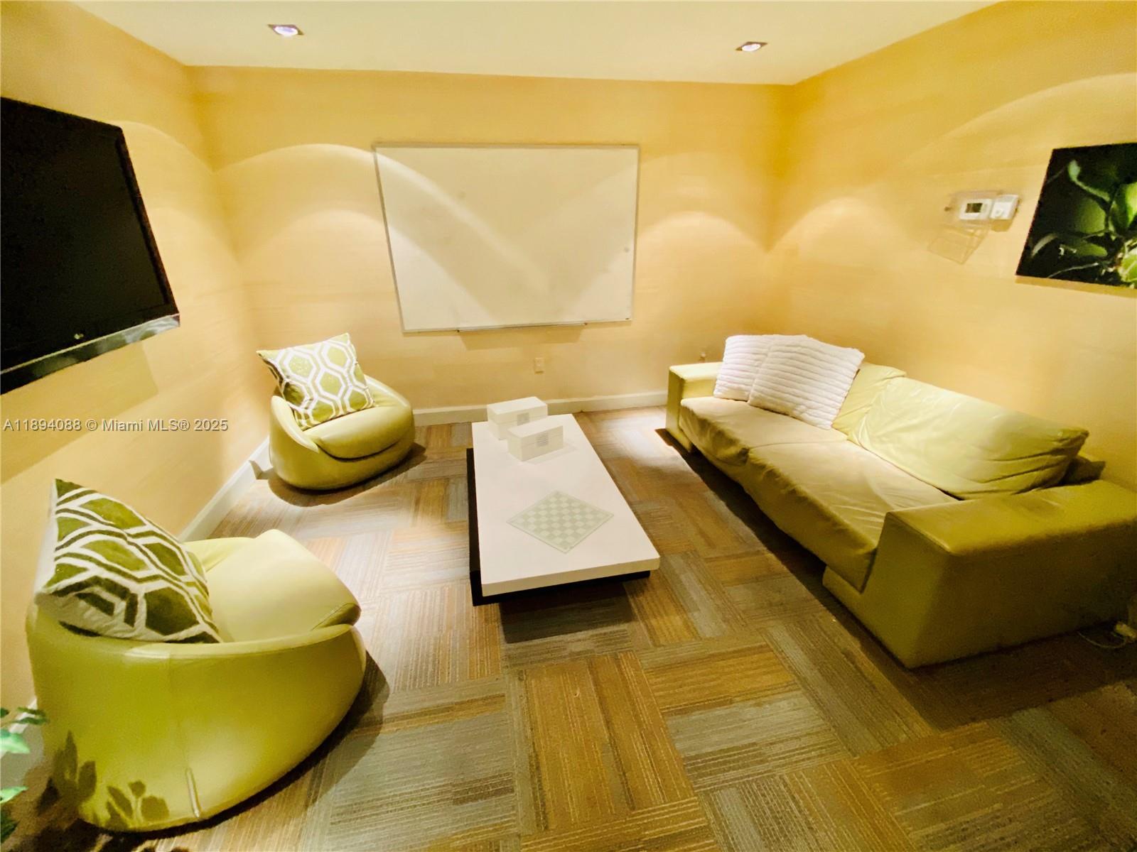 950 Brickell Bay Dr #1408, Miami FL 33131