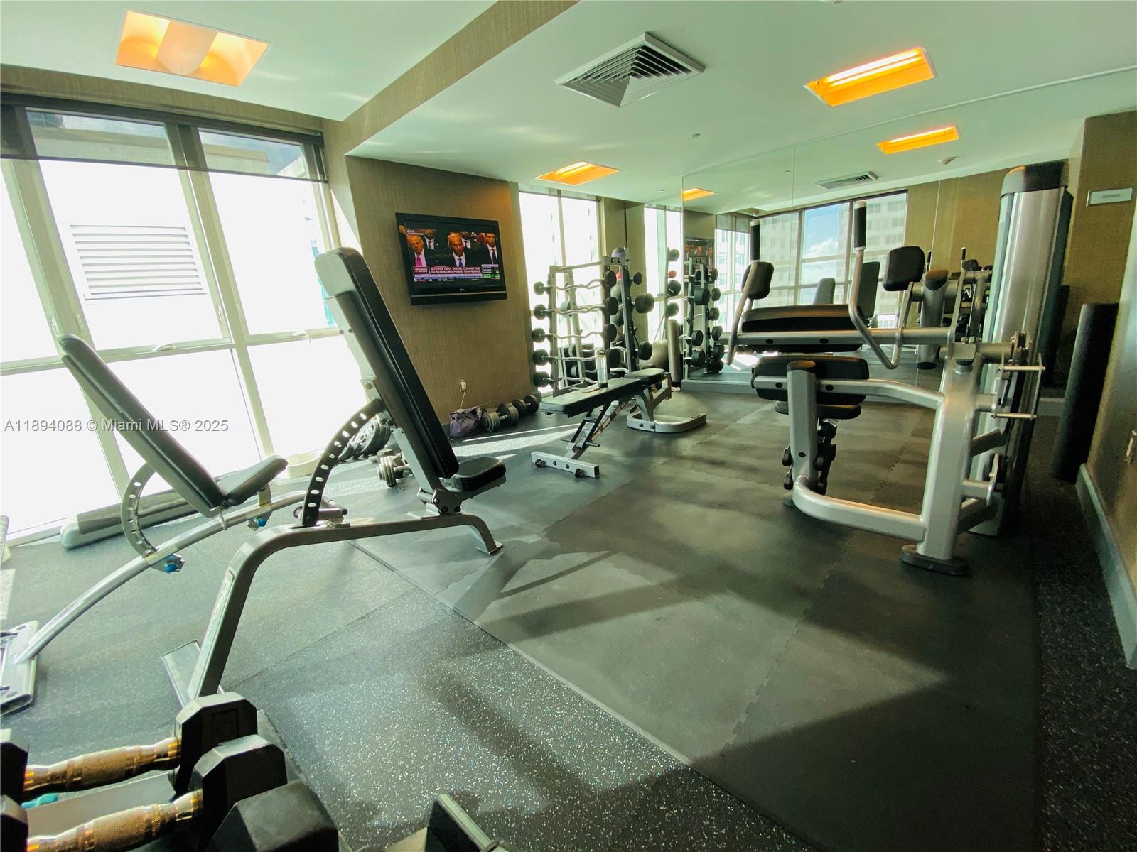 950 Brickell Bay Dr #1408, Miami FL 33131