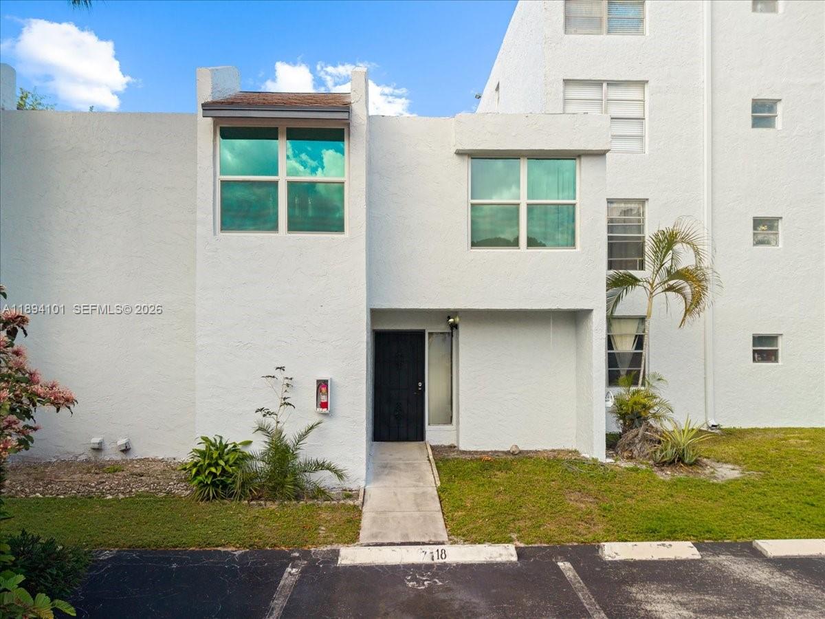 9450 Live Oak Pl #109, Davie FL 33324