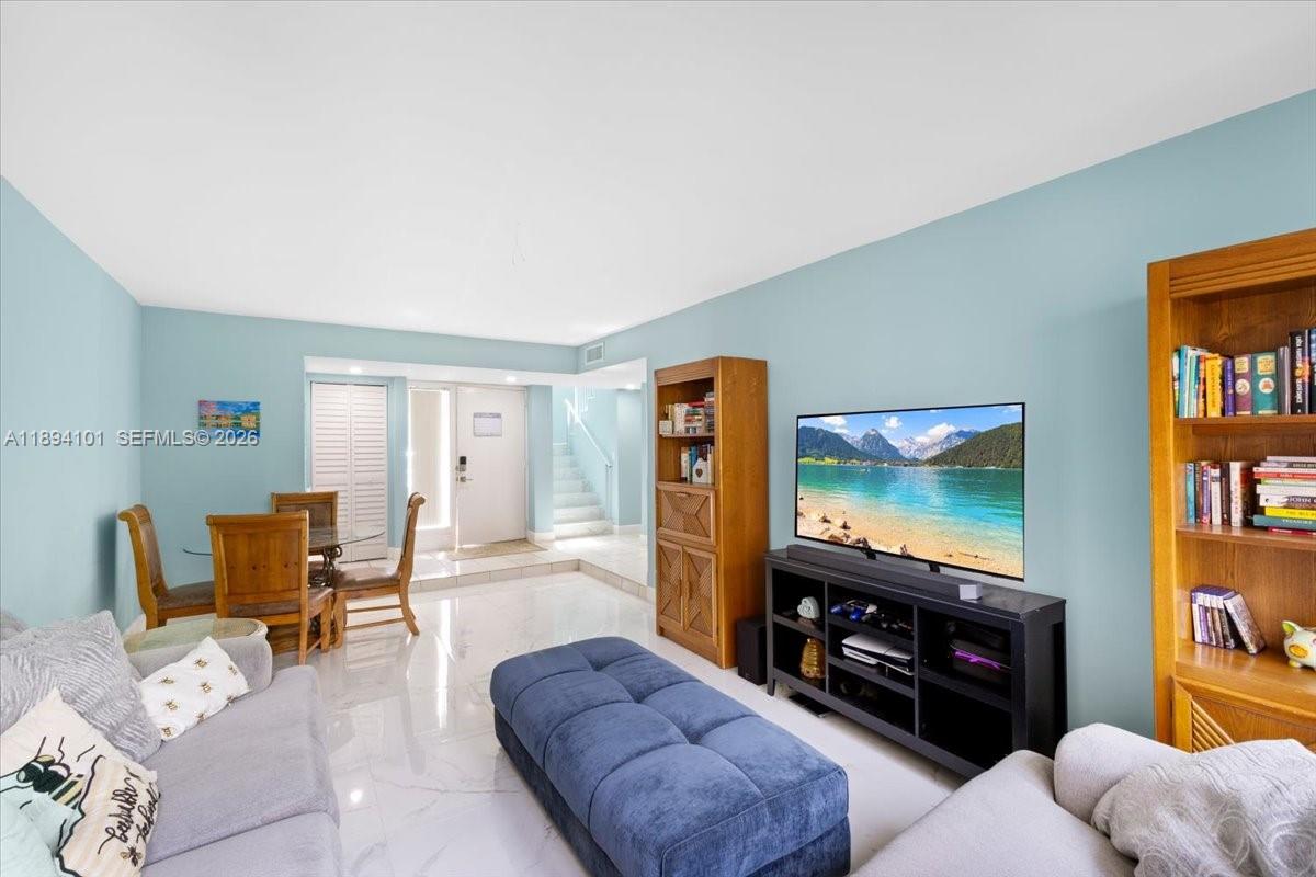 9450 Live Oak Pl #109, Davie FL 33324
