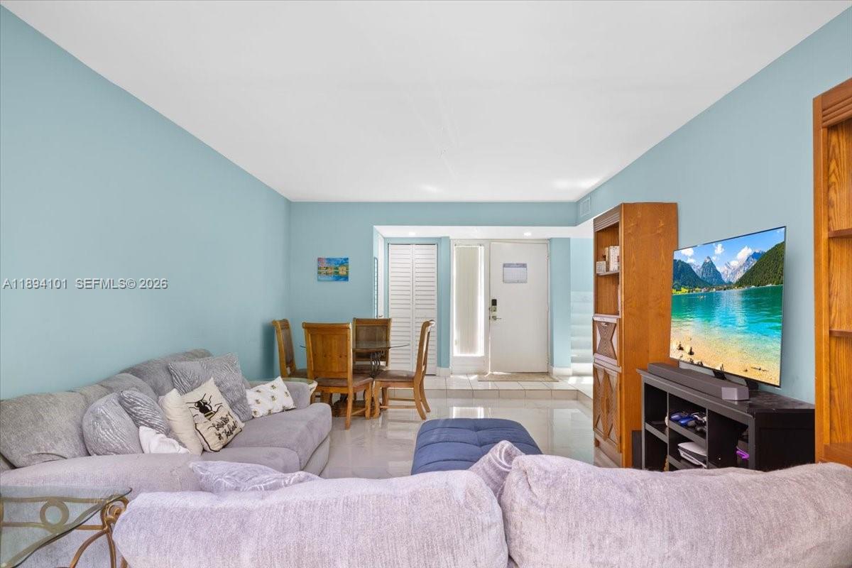 9450 Live Oak Pl #109, Davie FL 33324