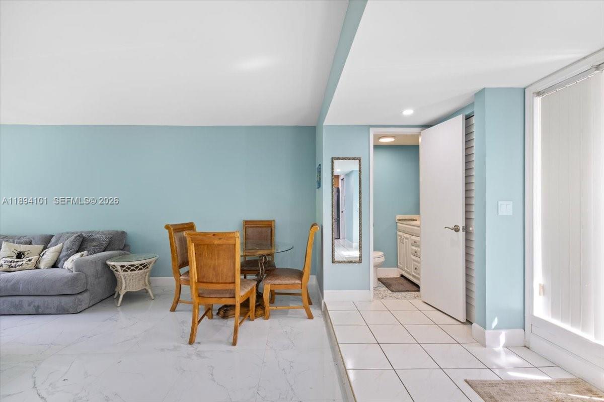 9450 Live Oak Pl #109, Davie FL 33324