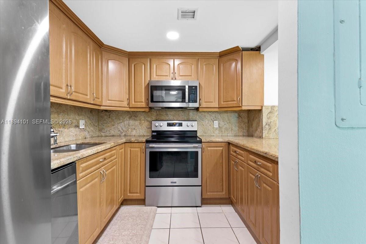 9450 Live Oak Pl #109, Davie FL 33324
