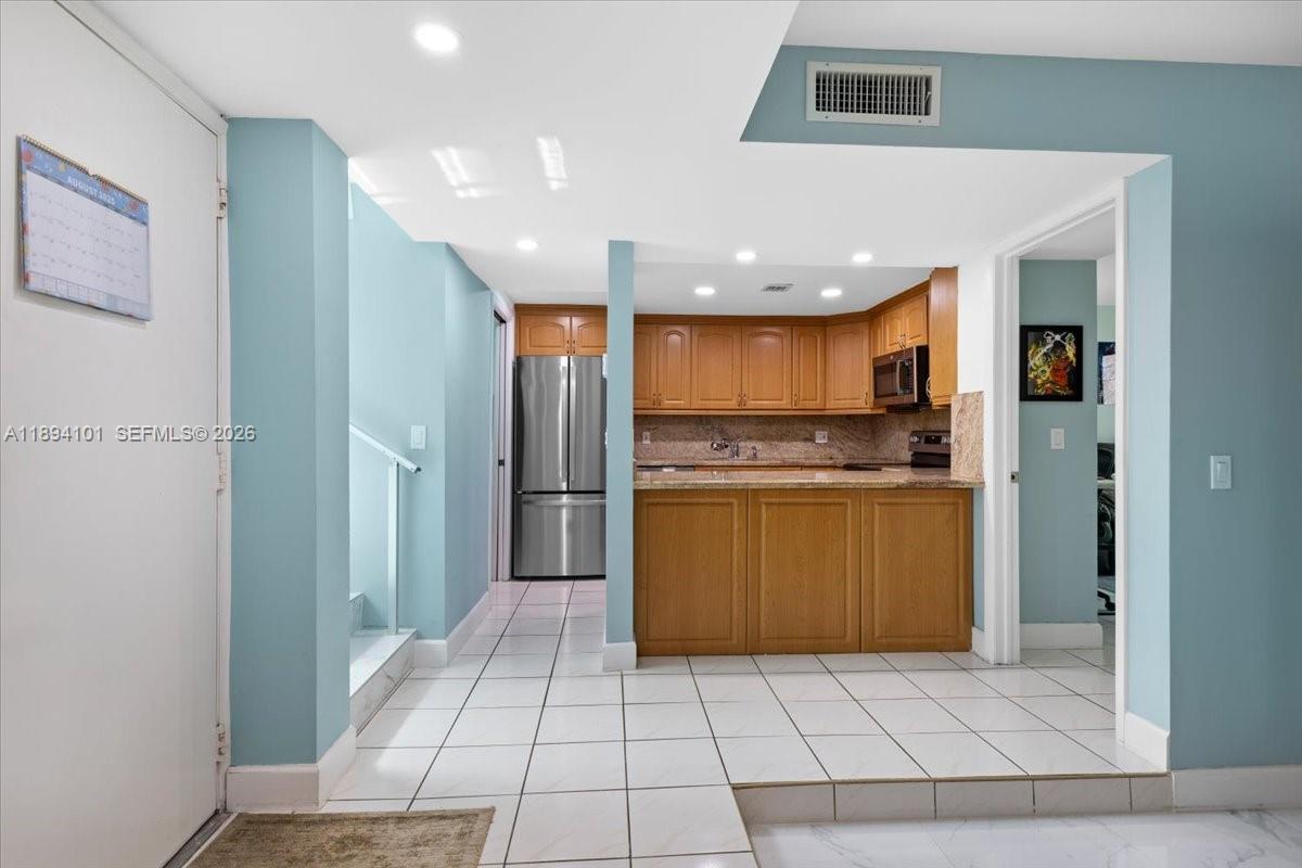 9450 Live Oak Pl #109, Davie FL 33324