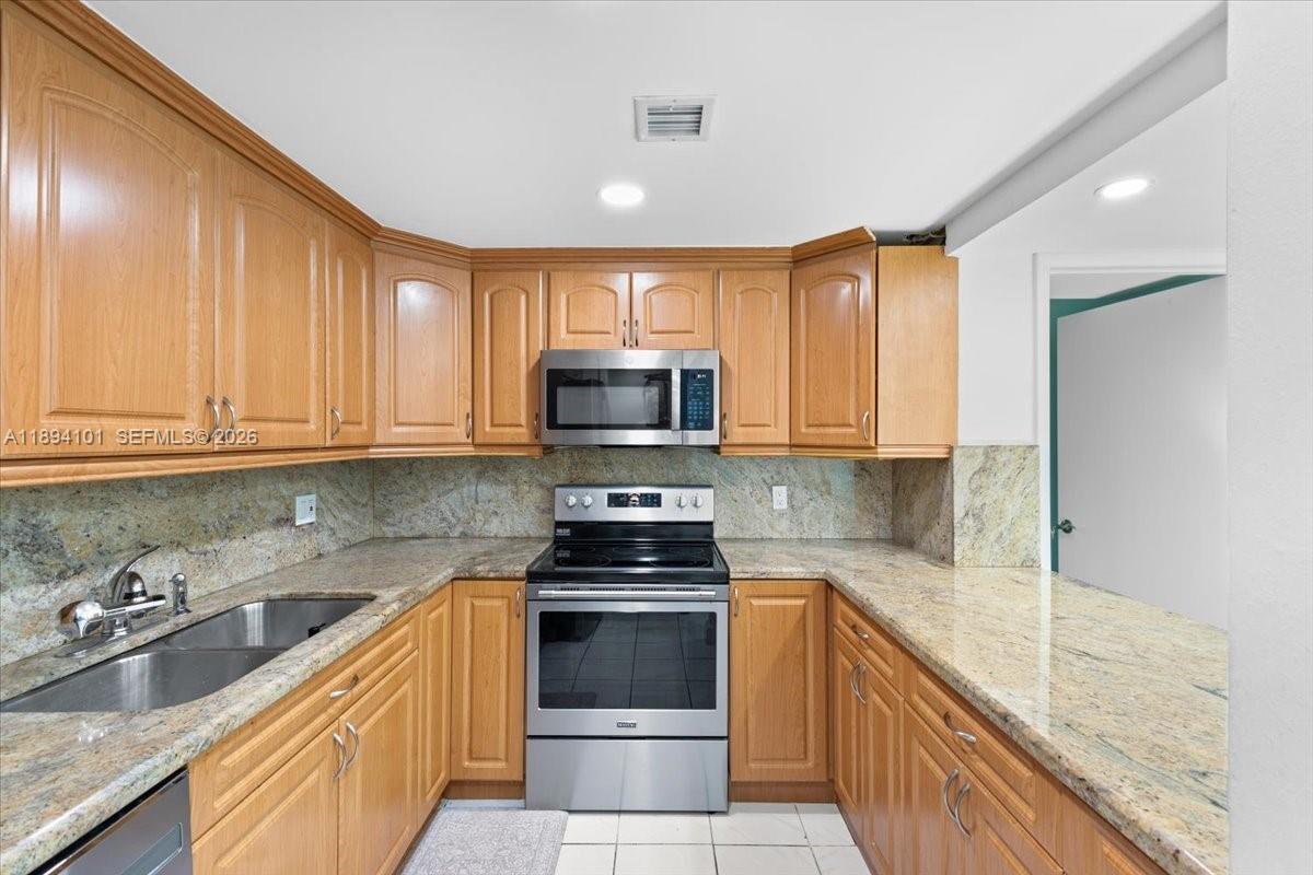 9450 Live Oak Pl #109, Davie FL 33324