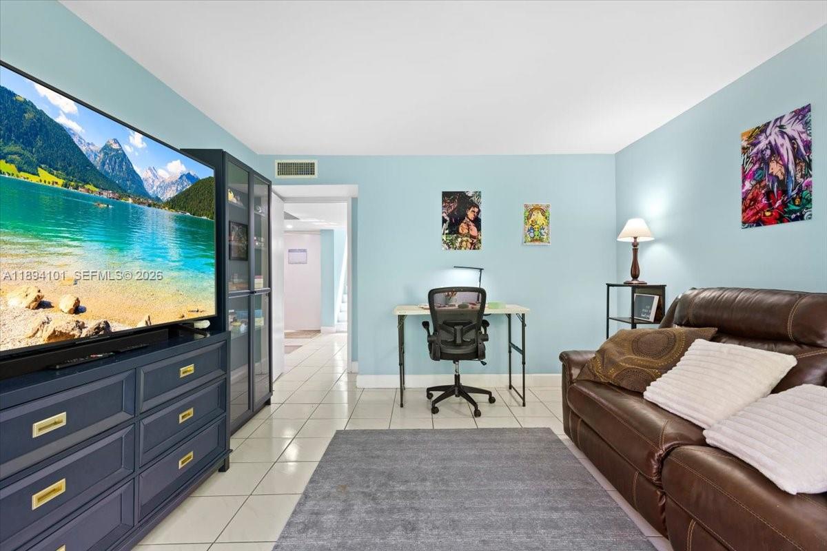 9450 Live Oak Pl #109, Davie FL 33324