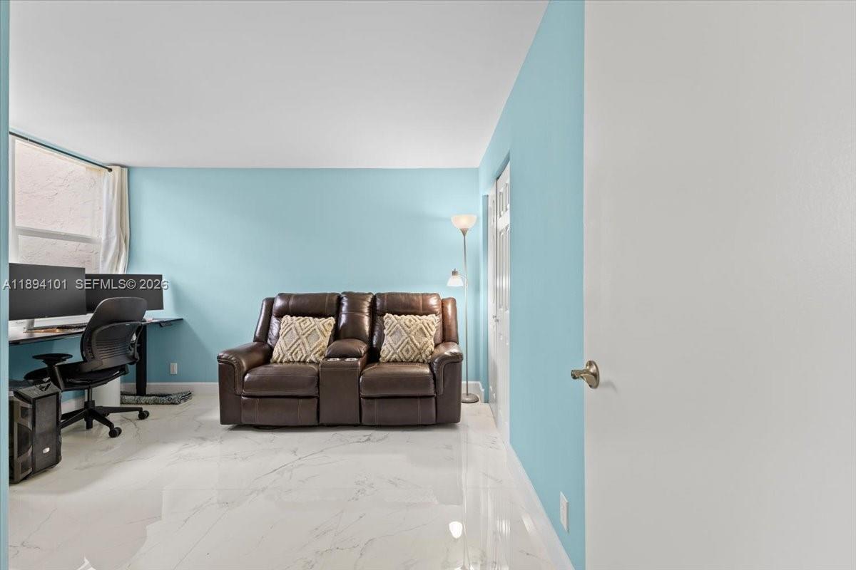 9450 Live Oak Pl #109, Davie FL 33324