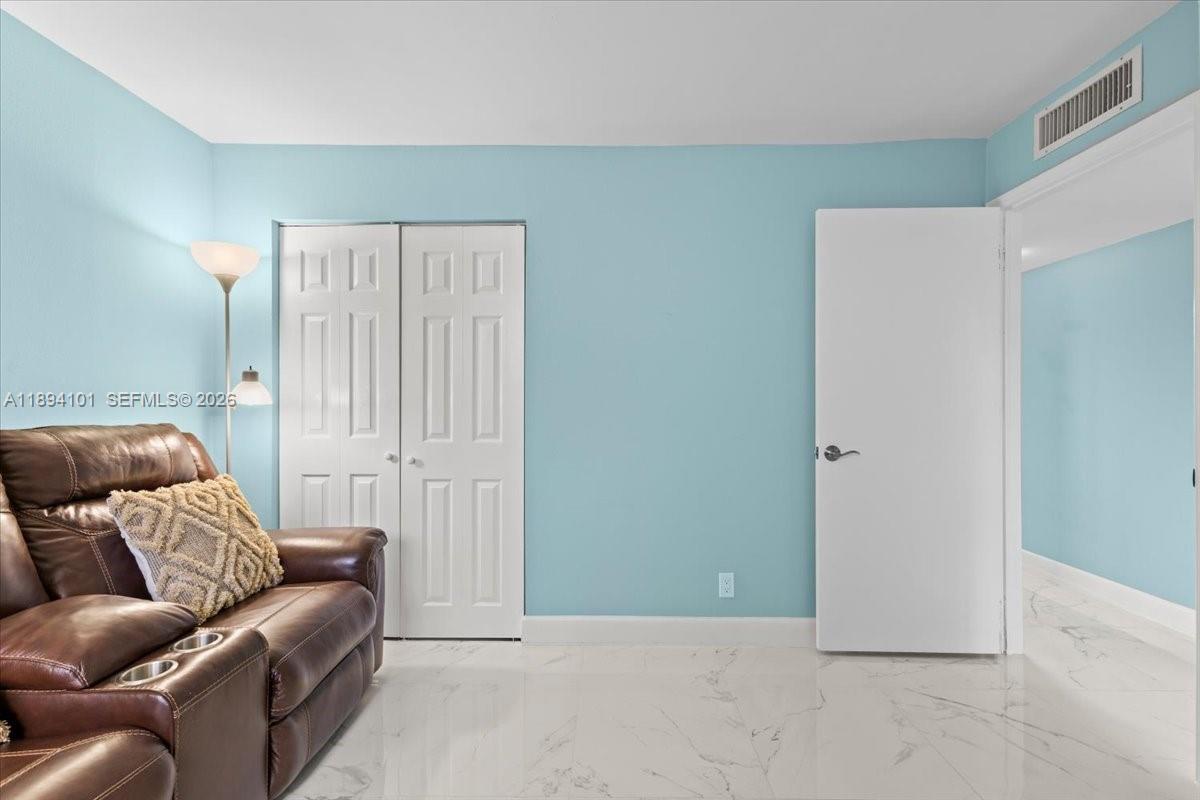 9450 Live Oak Pl #109, Davie FL 33324