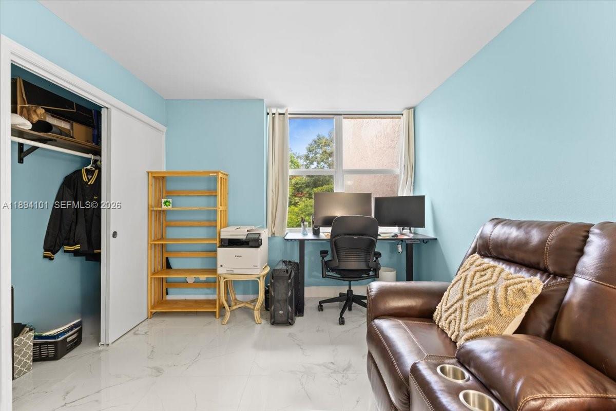 9450 Live Oak Pl #109, Davie FL 33324