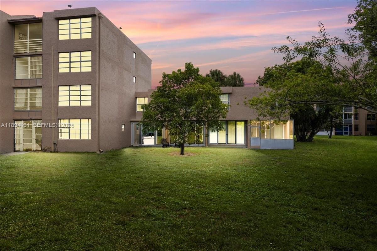 9450 Live Oak Pl #109, Davie FL 33324
