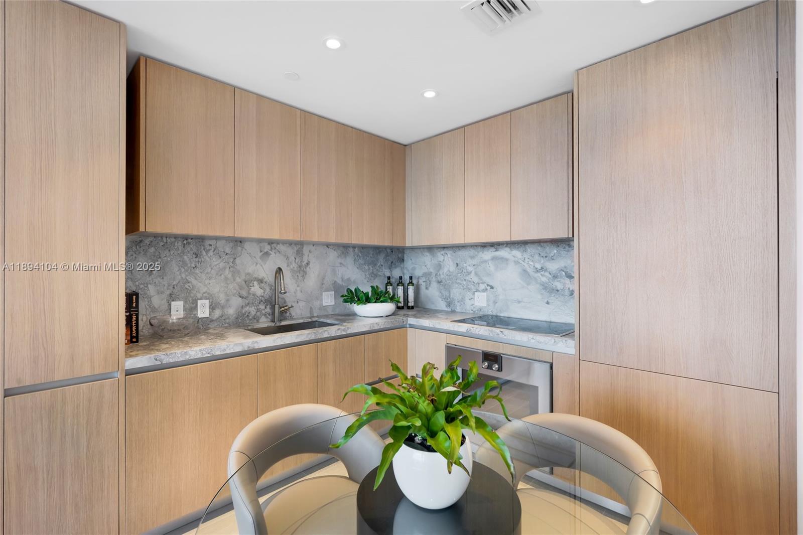 500 Alton Rd #2404, Miami Beach FL 33139