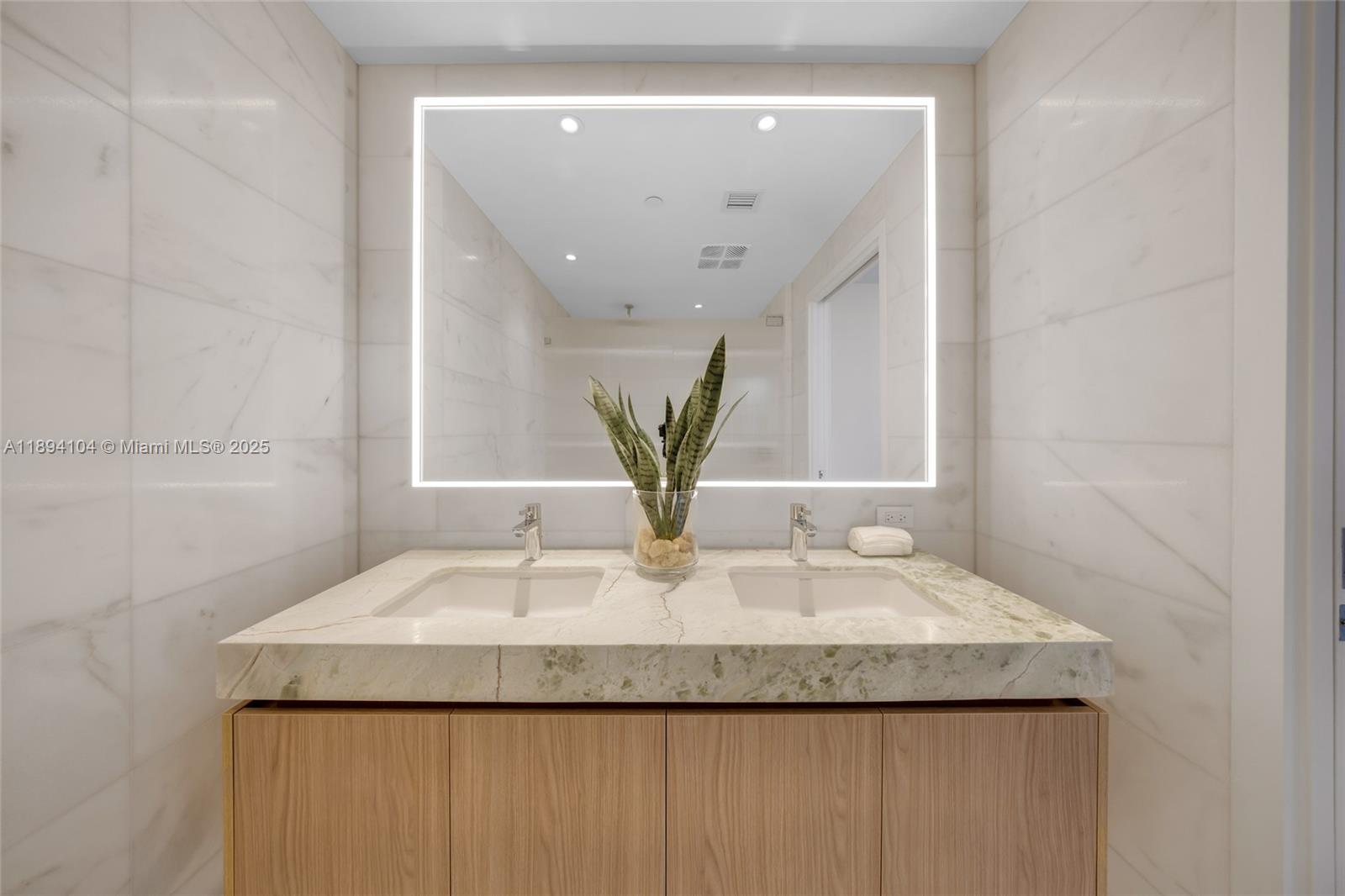 500 Alton Rd #2404, Miami Beach FL 33139
