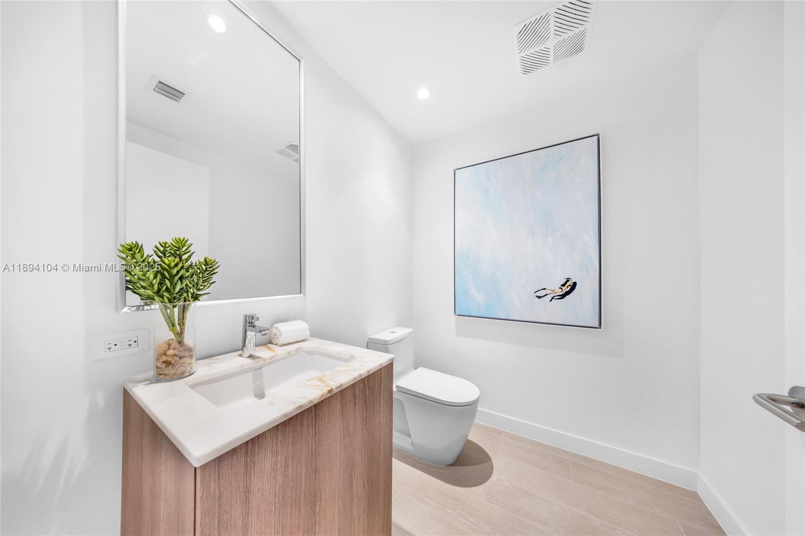 500 Alton Rd #2404, Miami Beach FL 33139