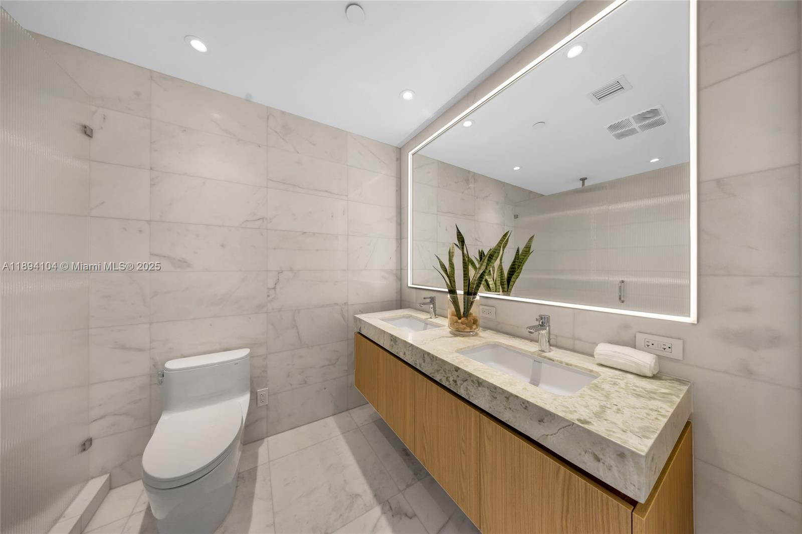 500 Alton Rd #2404, Miami Beach FL 33139
