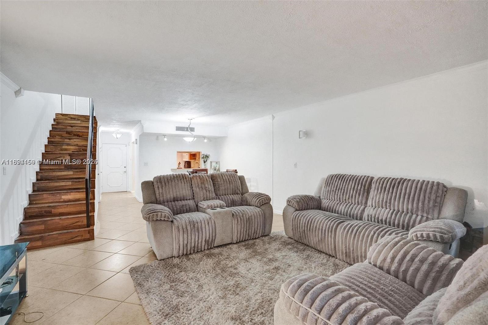 6483 Racquet Club Dr #22, Lauderhill FL 33319