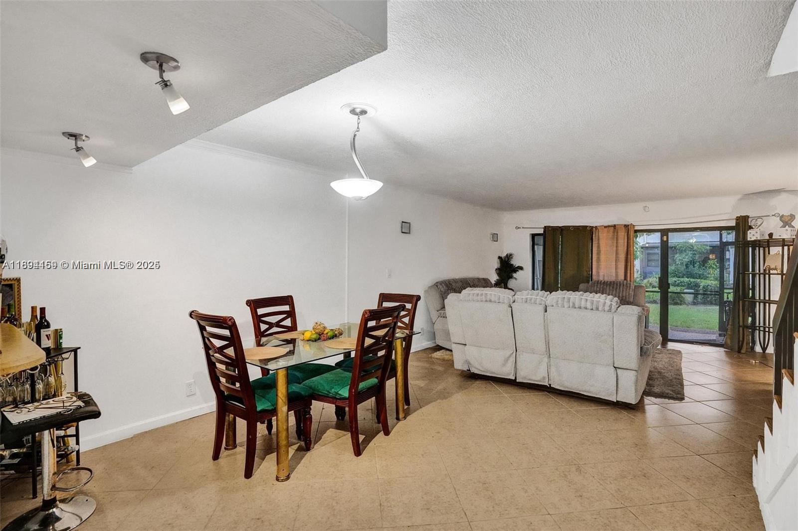 6483 Racquet Club Dr #22, Lauderhill FL 33319
