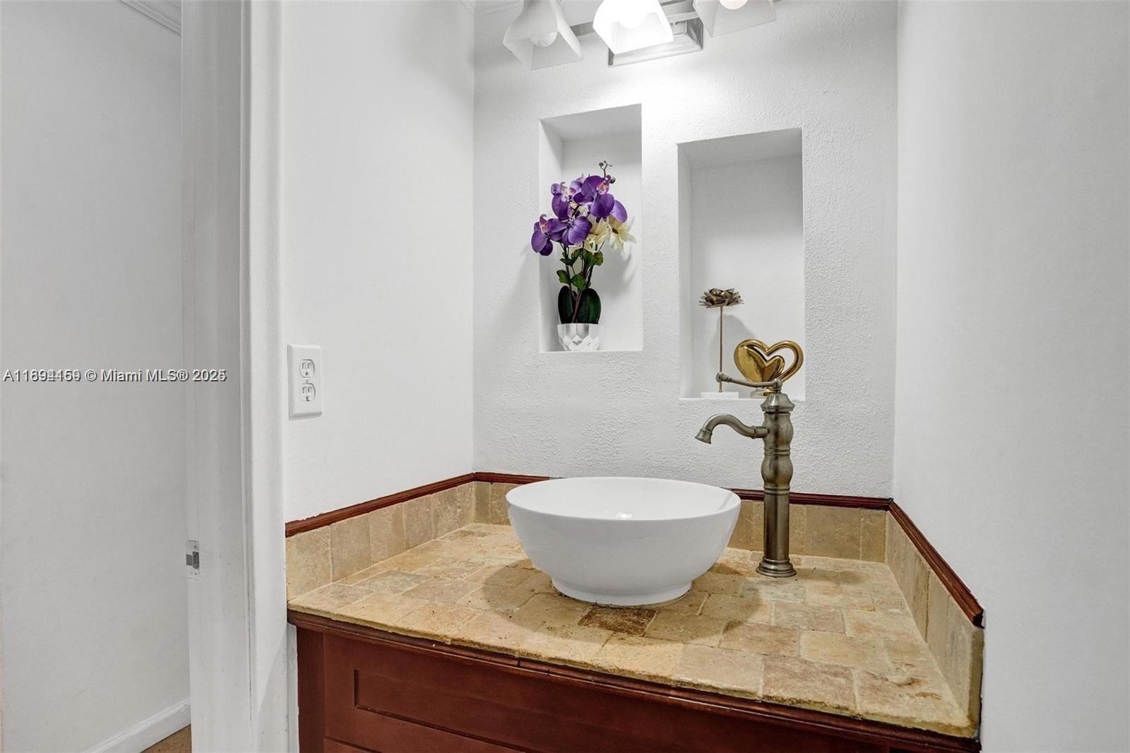 6483 Racquet Club Dr #22, Lauderhill FL 33319