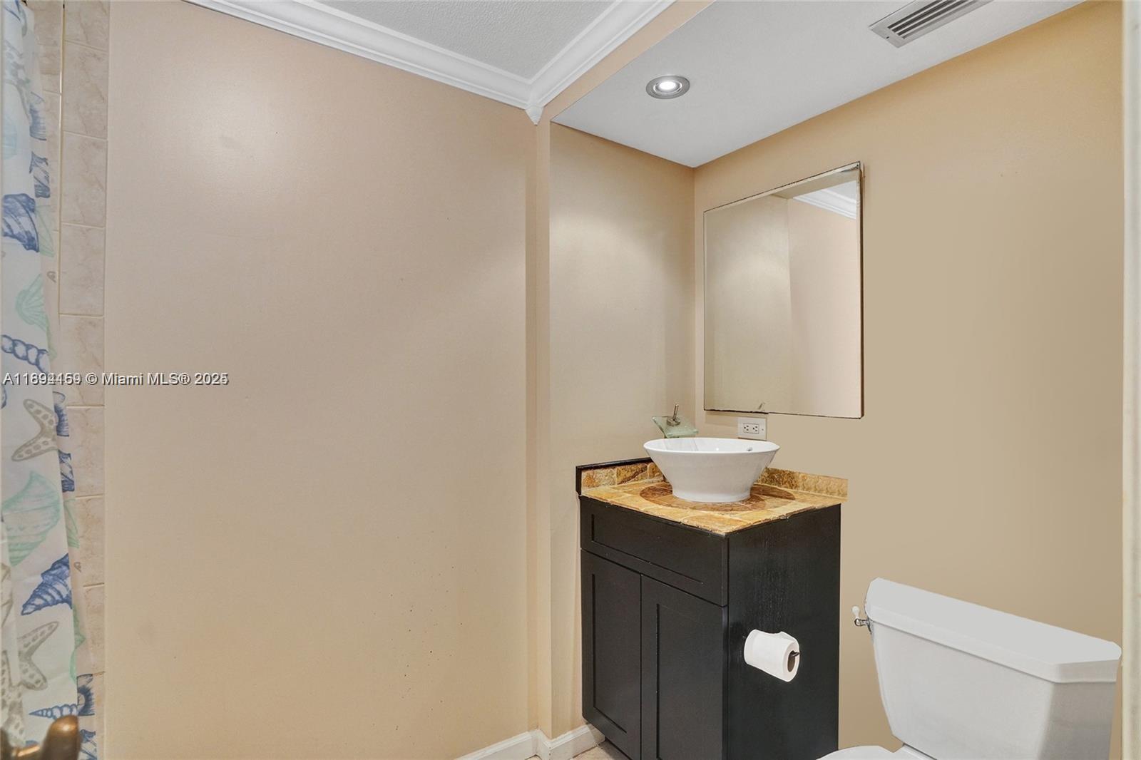 6483 Racquet Club Dr #22, Lauderhill FL 33319