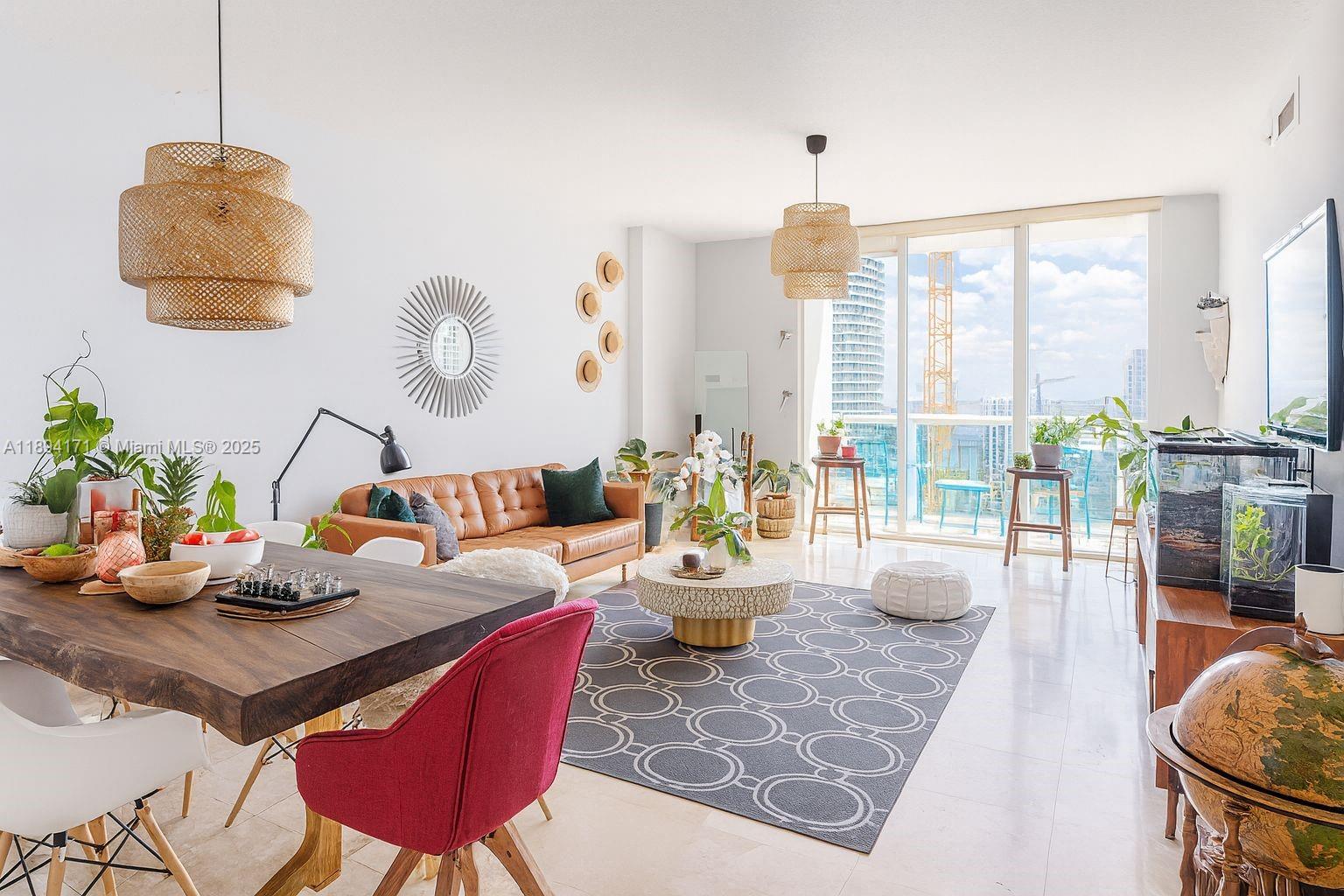 31 SE 5th St #4016, Miami FL 33131
