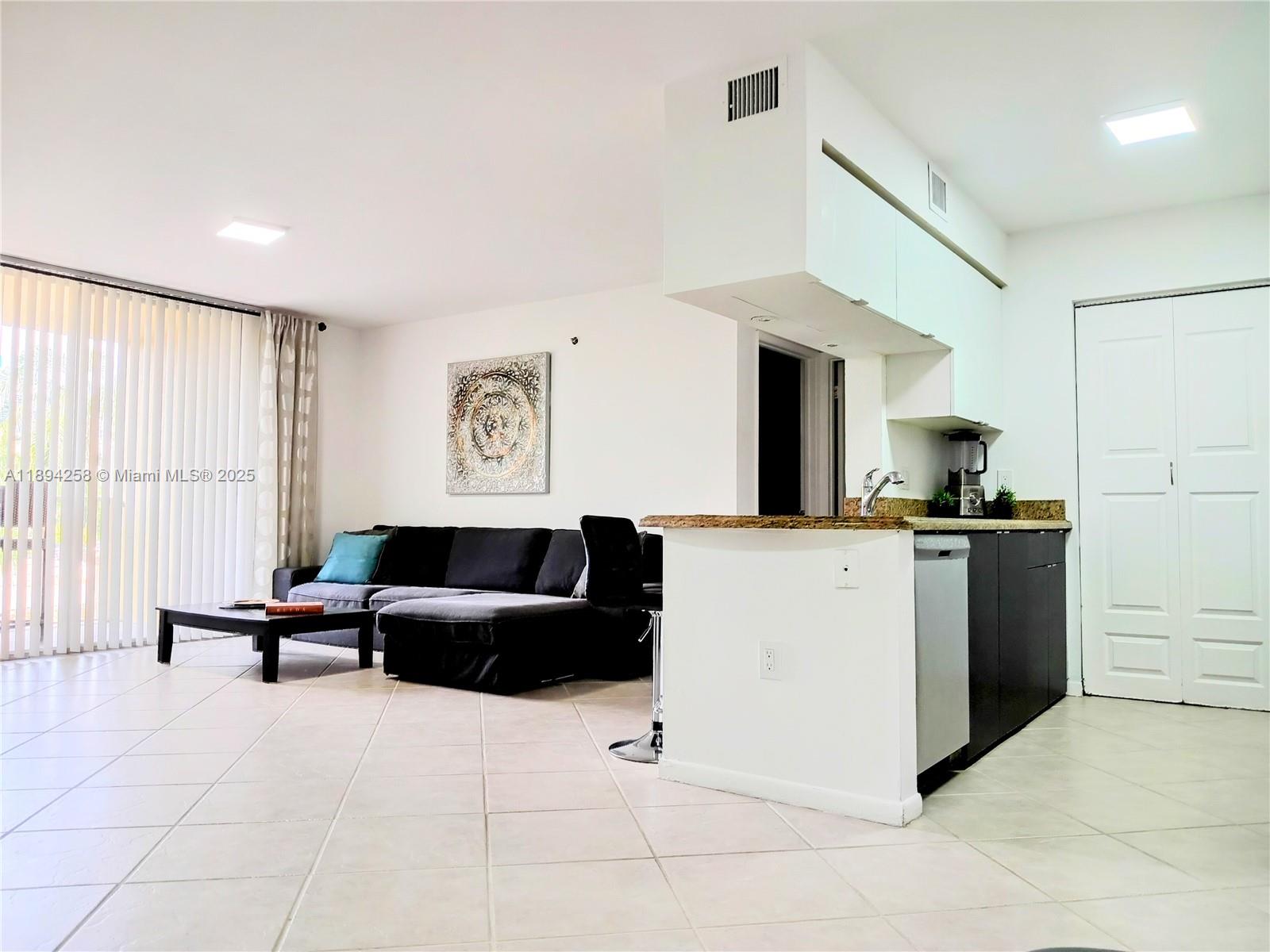Aventura FL 33180 - A11894258