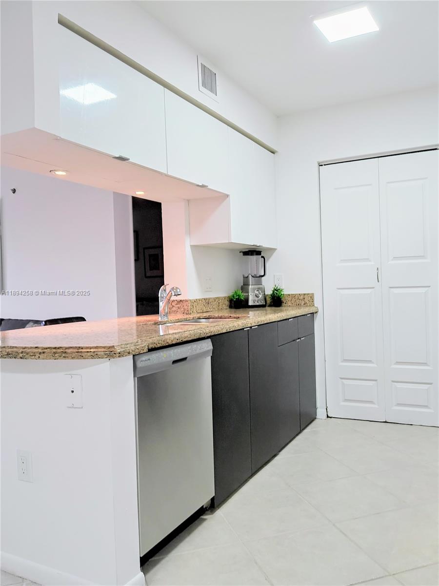 Aventura FL 33180 - A11894258