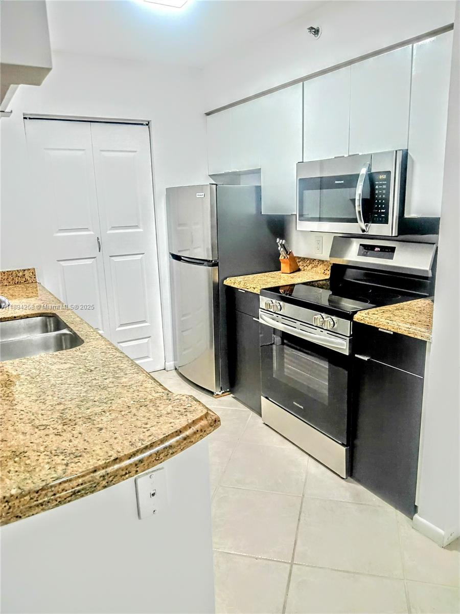 Aventura FL 33180 - A11894258