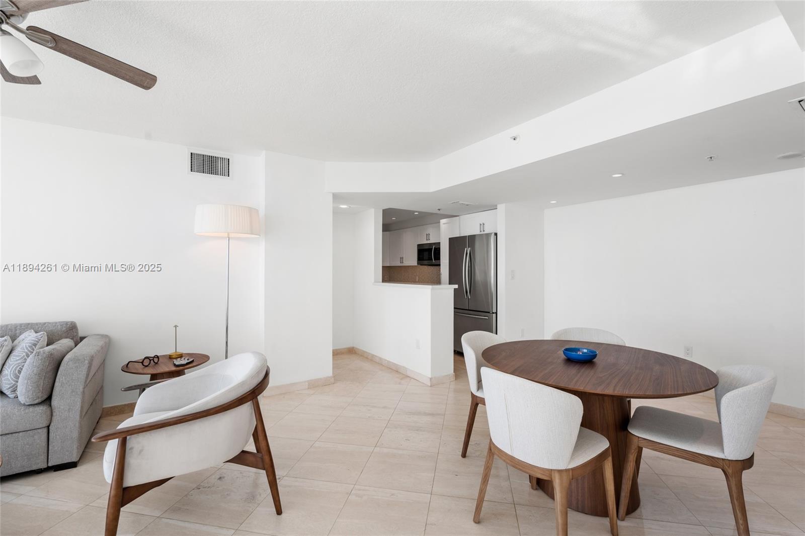 800 Claughton Island Dr #2203, Miami FL 33131
