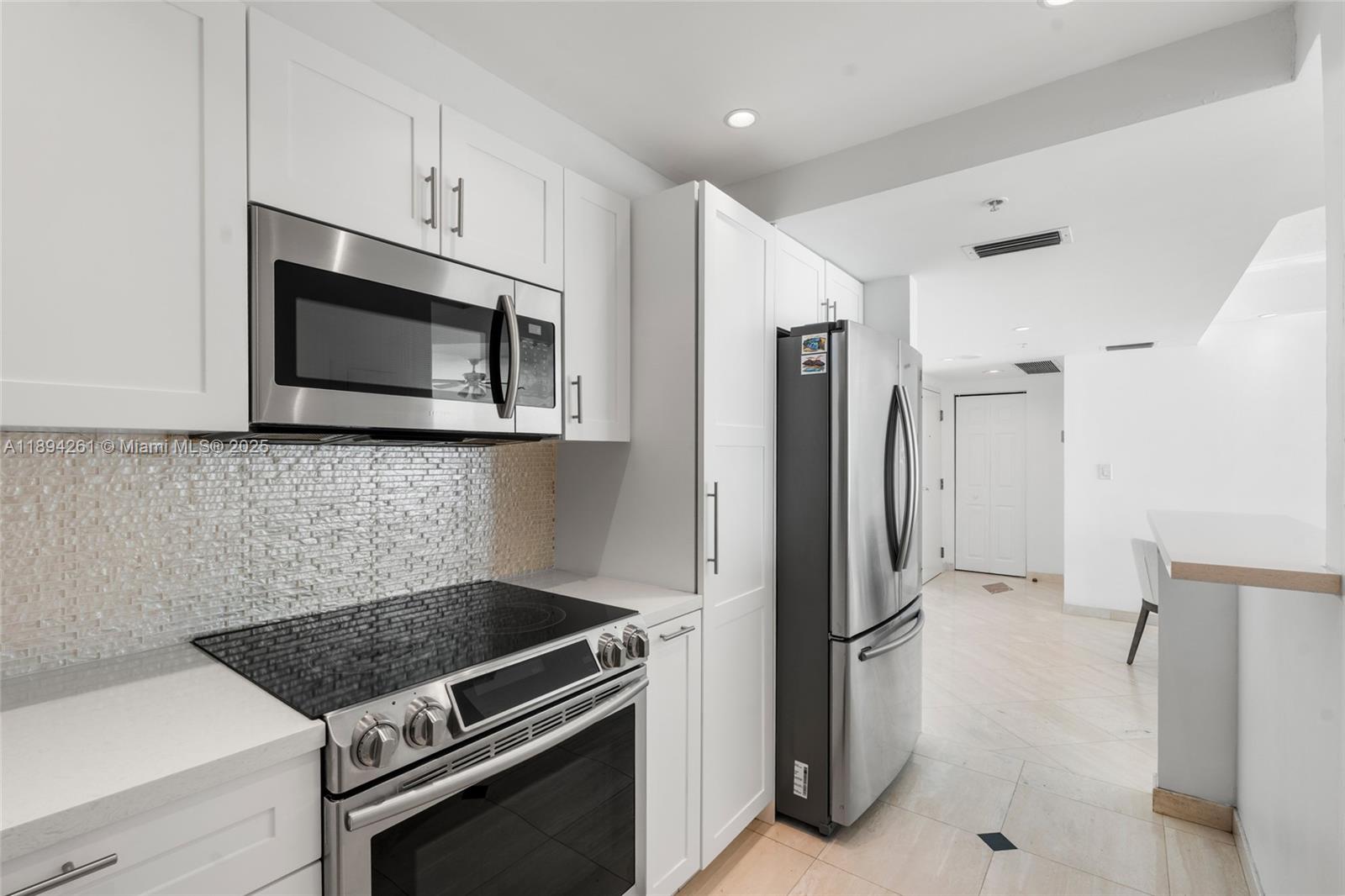 800 Claughton Island Dr #2203, Miami FL 33131