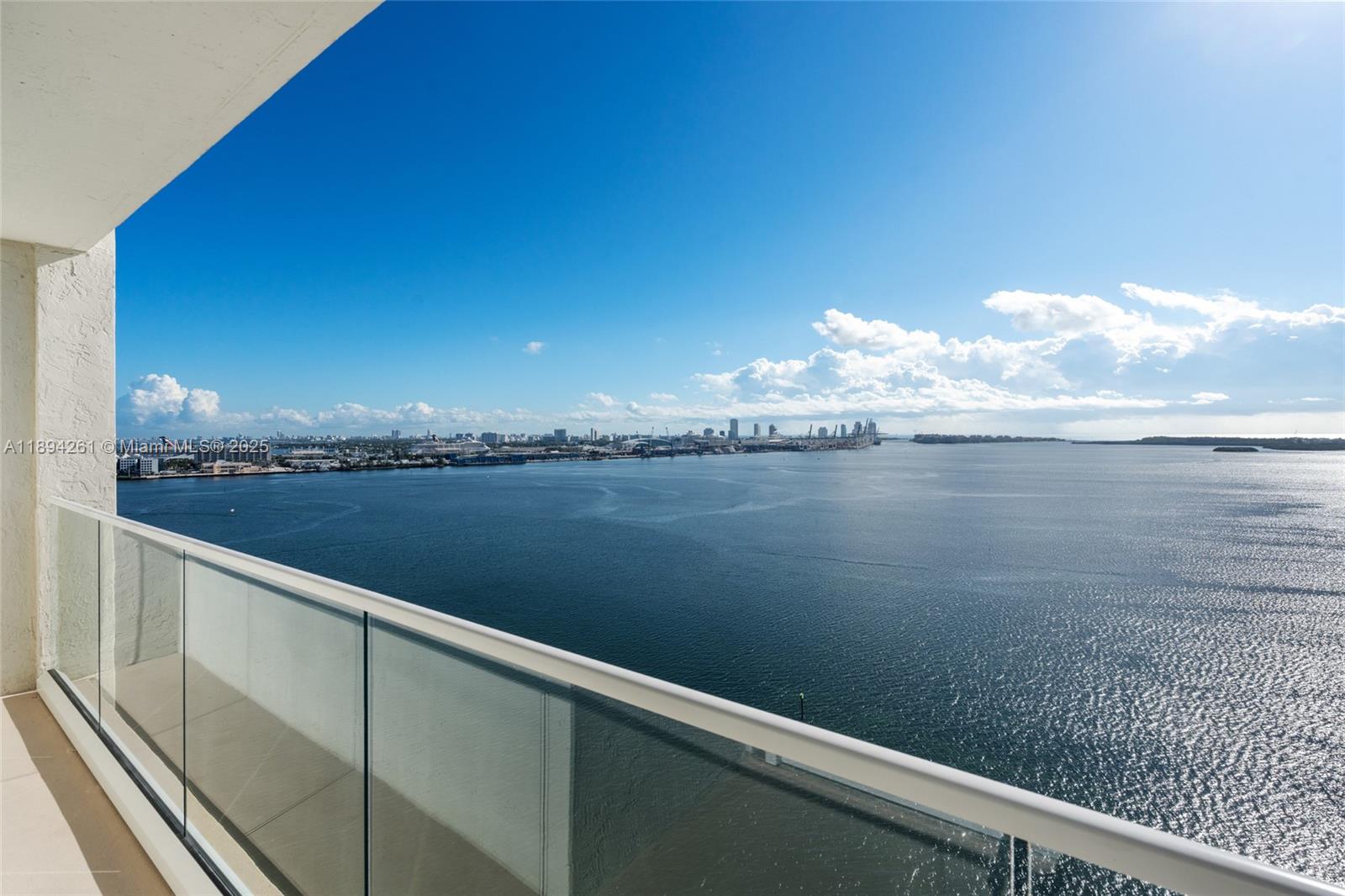800 Claughton Island Dr #2203, Miami FL 33131