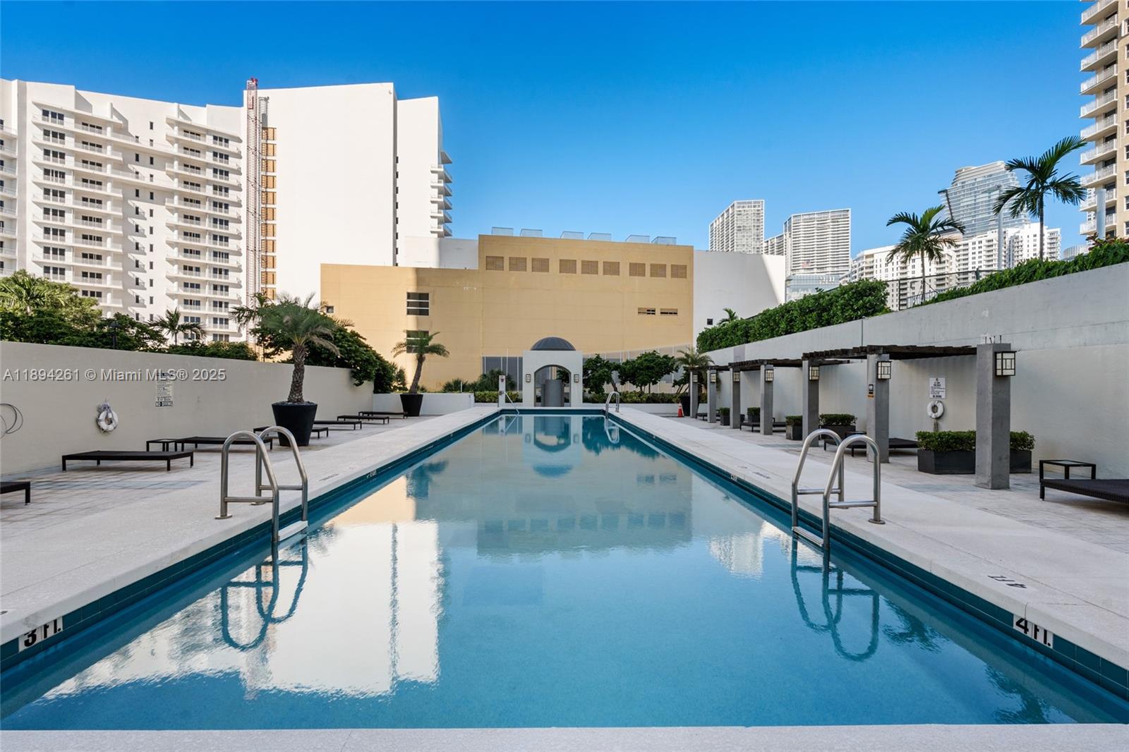 800 Claughton Island Dr #2203, Miami FL 33131