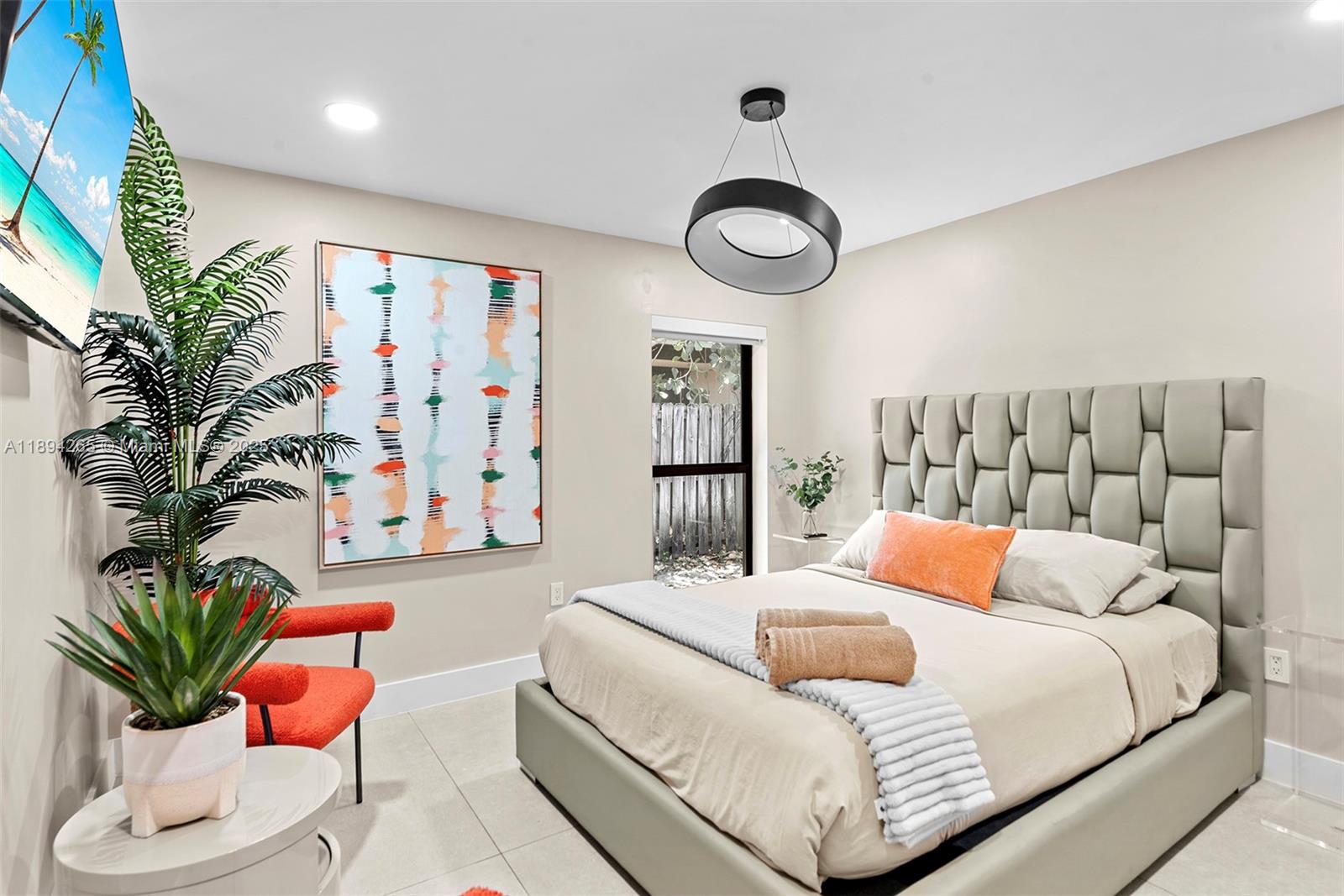 207 Holiday Dr, Hallandale Beach FL 33009