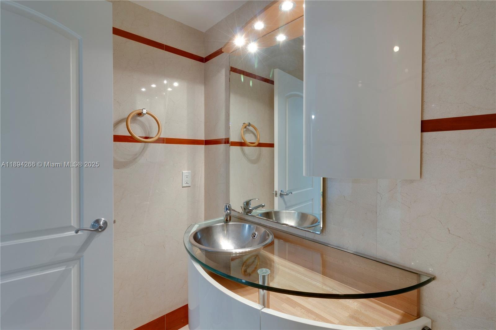110 Washington Ave #2318, Miami Beach FL 33139