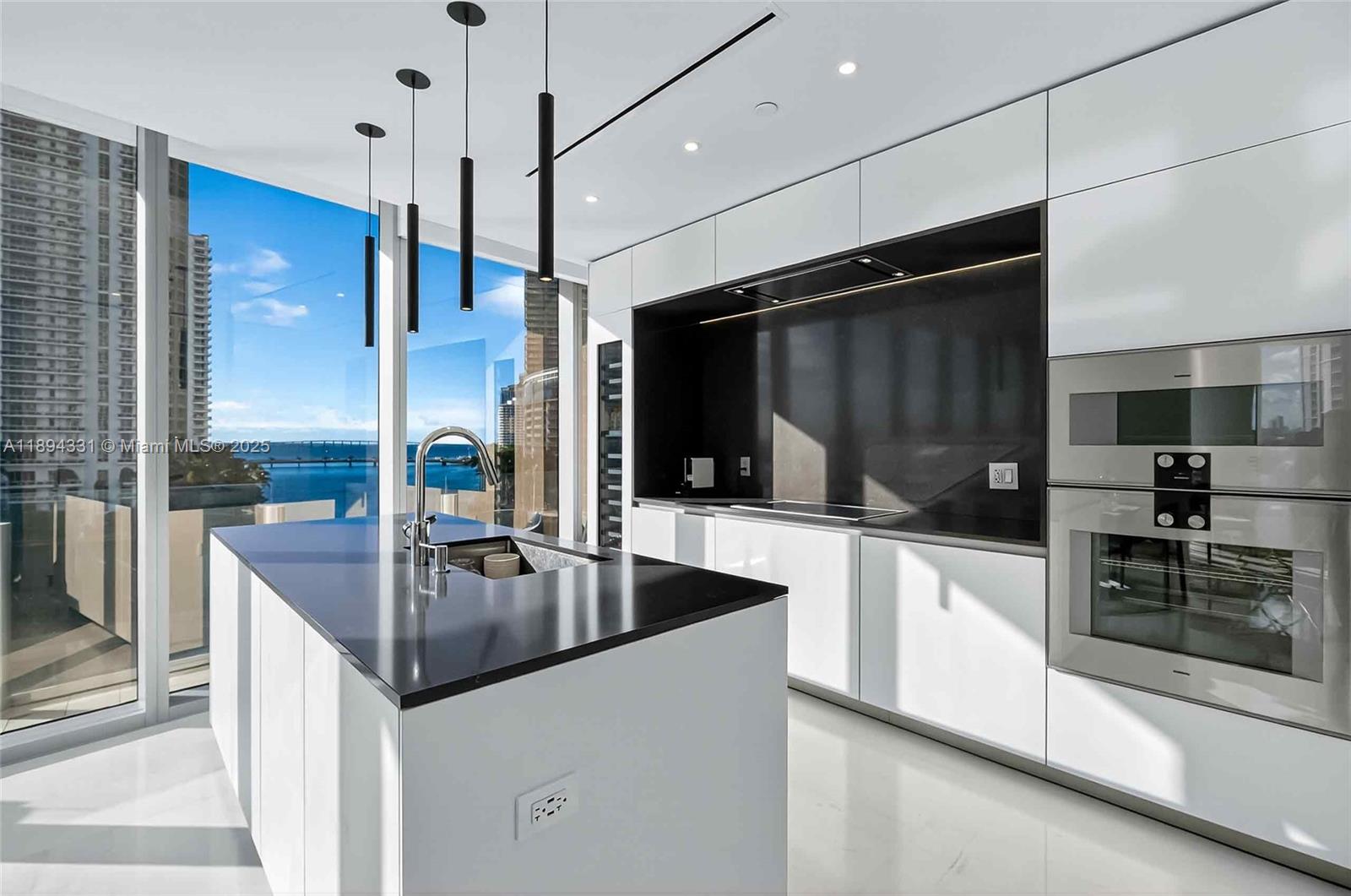 300 Biscayne Blvd Way #501, Miami FL 33131