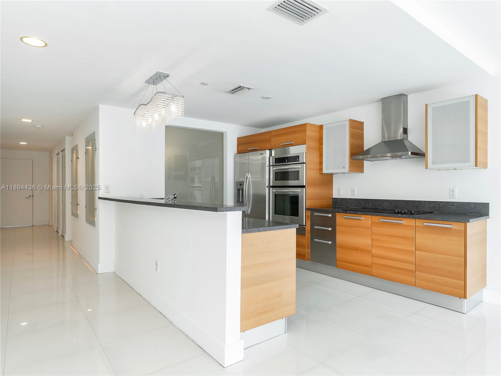 2950 NE 188th St #225, Aventura FL 33180