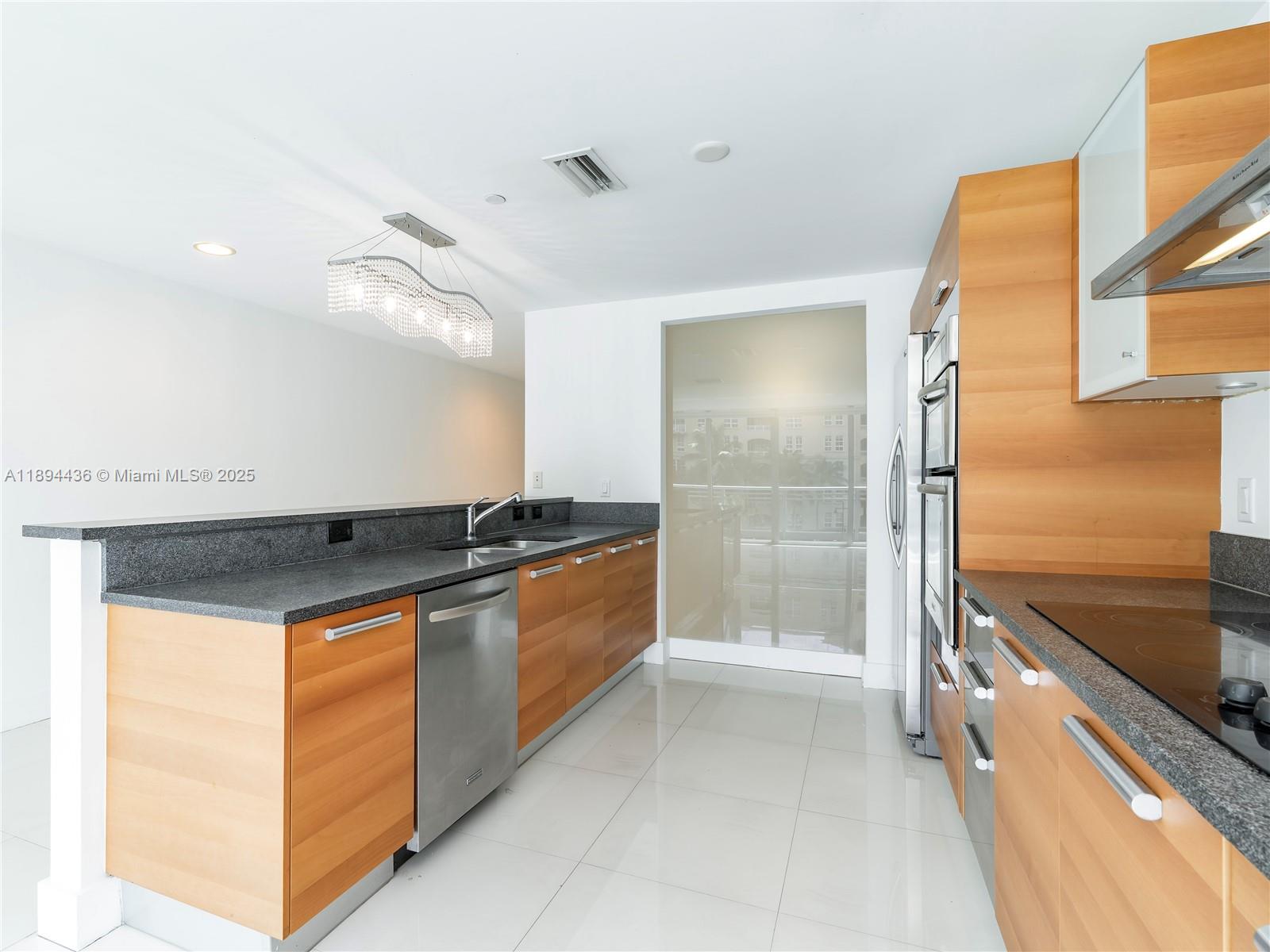 2950 NE 188th St #225, Aventura FL 33180