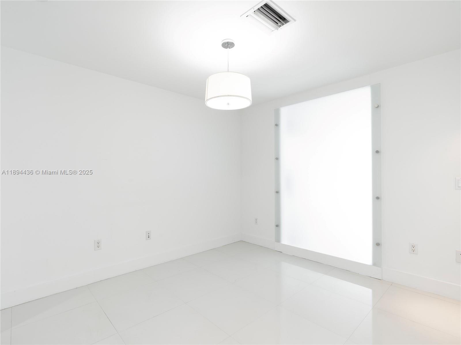 2950 NE 188th St #225, Aventura FL 33180