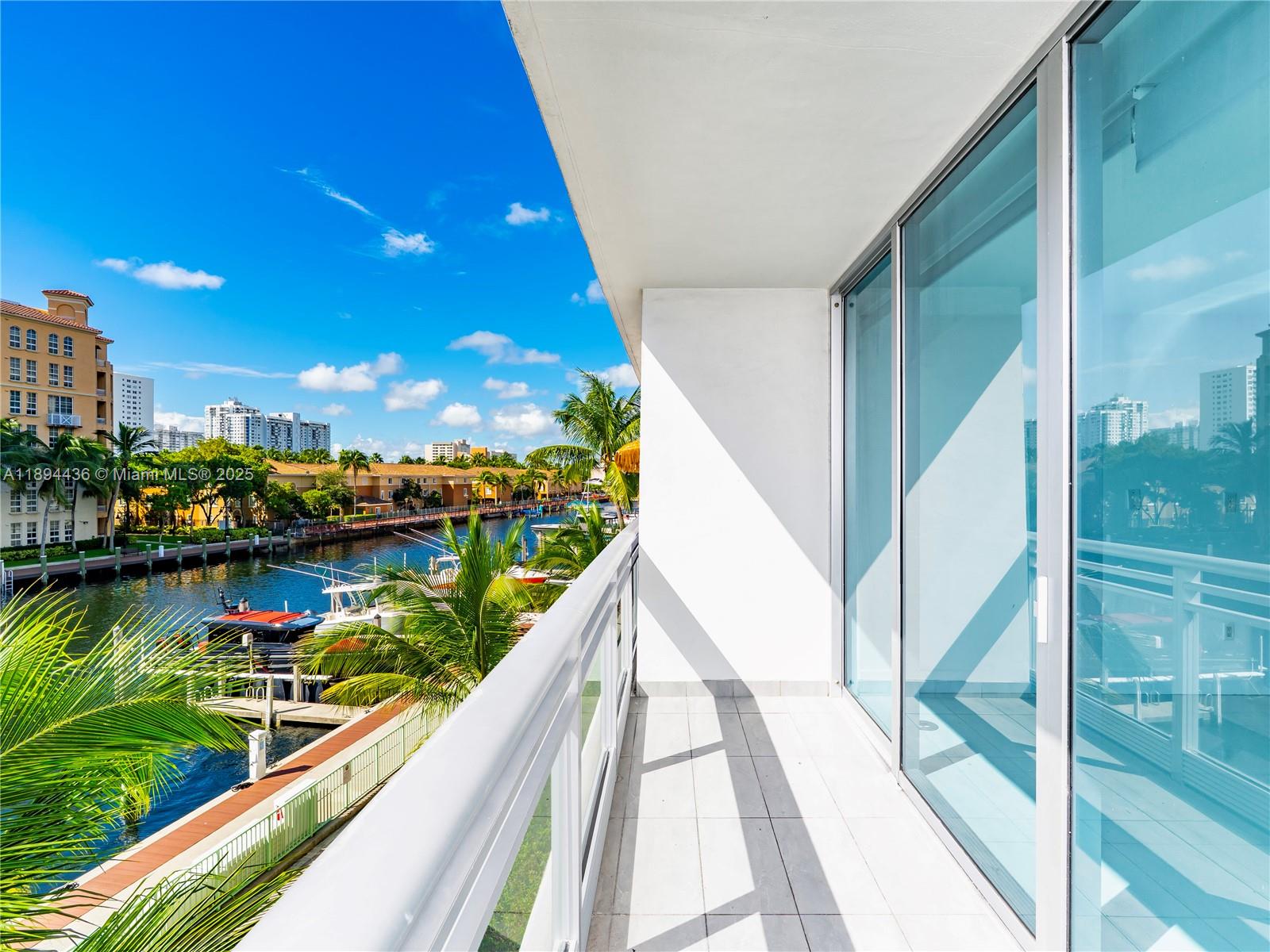 2950 NE 188th St #225, Aventura FL 33180