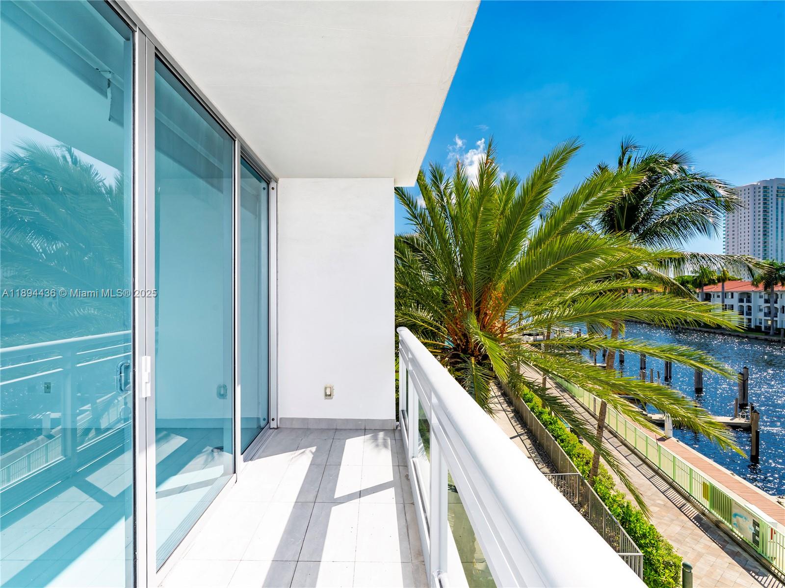 2950 NE 188th St #225, Aventura FL 33180