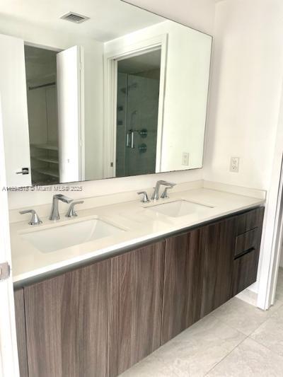 488 NE 18th St #5002, Miami FL 33132