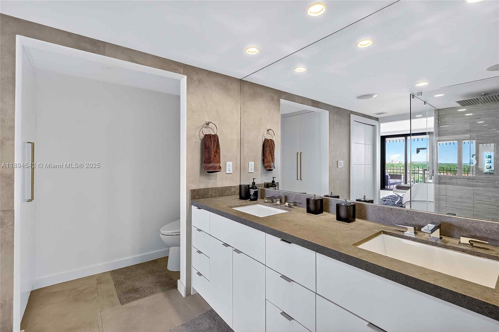 2 Grove Isle Dr #B1210, Miami FL 33133