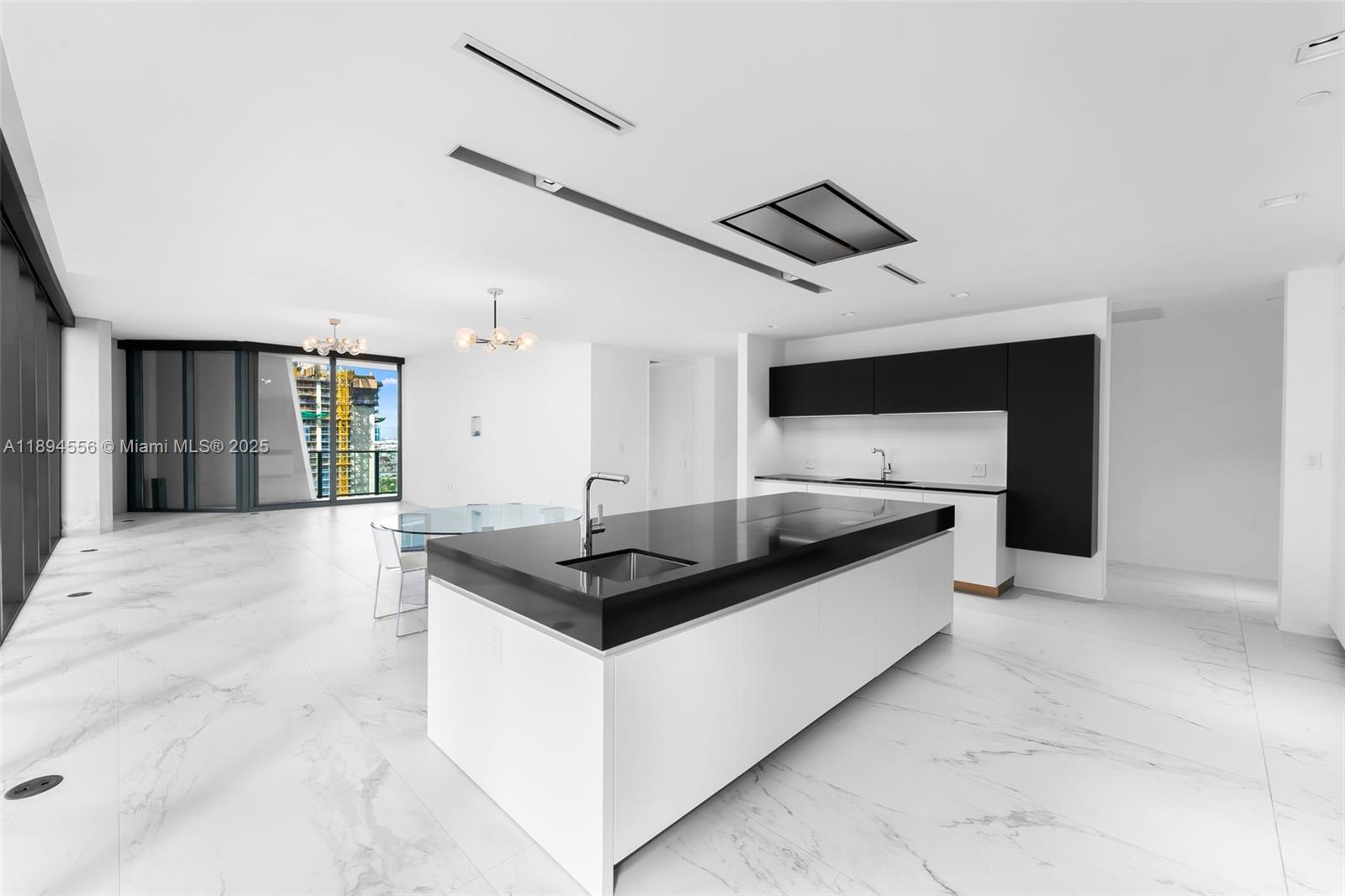 1000 Biscayne Blvd #3301, Miami FL 33132