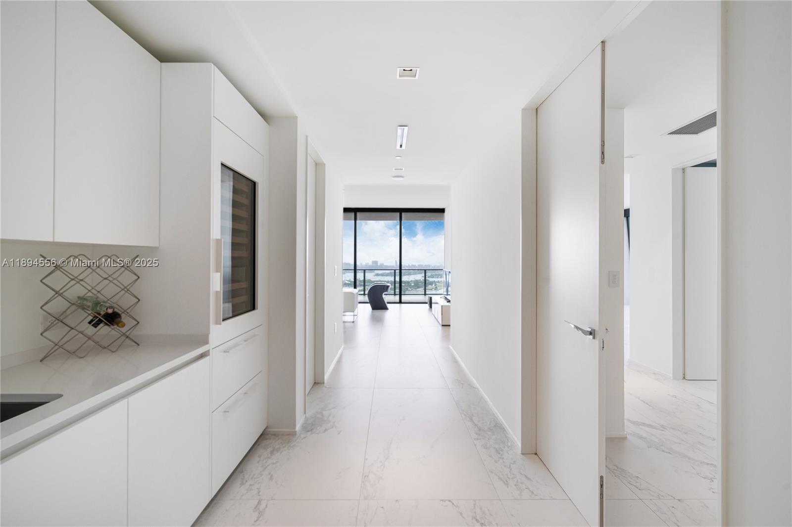 1000 Biscayne Blvd #3301, Miami FL 33132