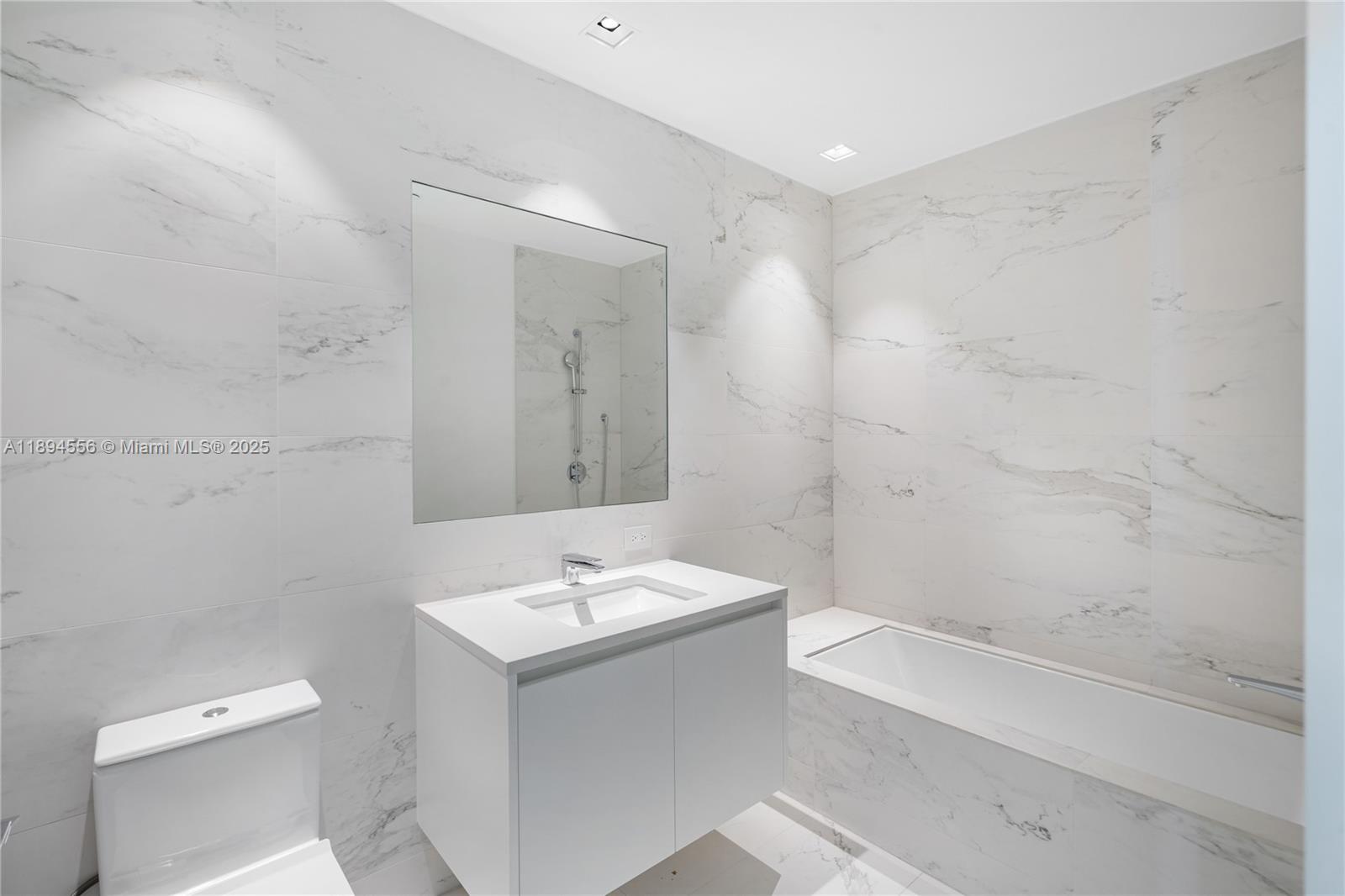1000 Biscayne Blvd #3301, Miami FL 33132