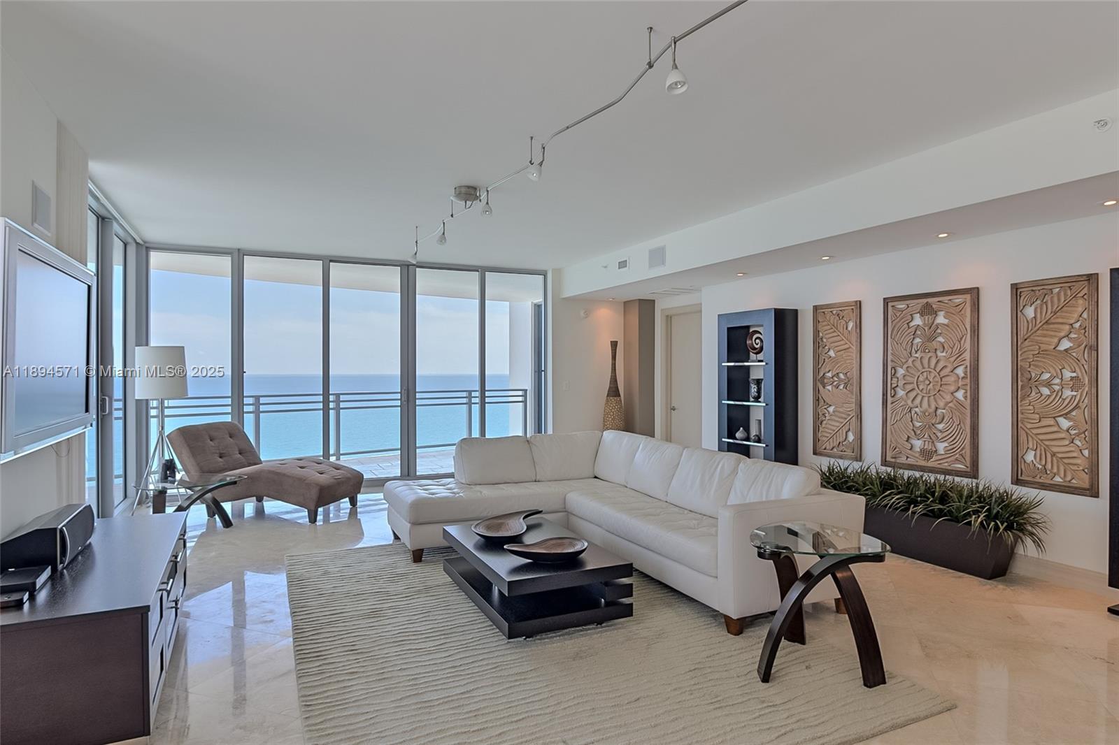 3535 S OCEAN DR #2102, Hollywood FL 33019