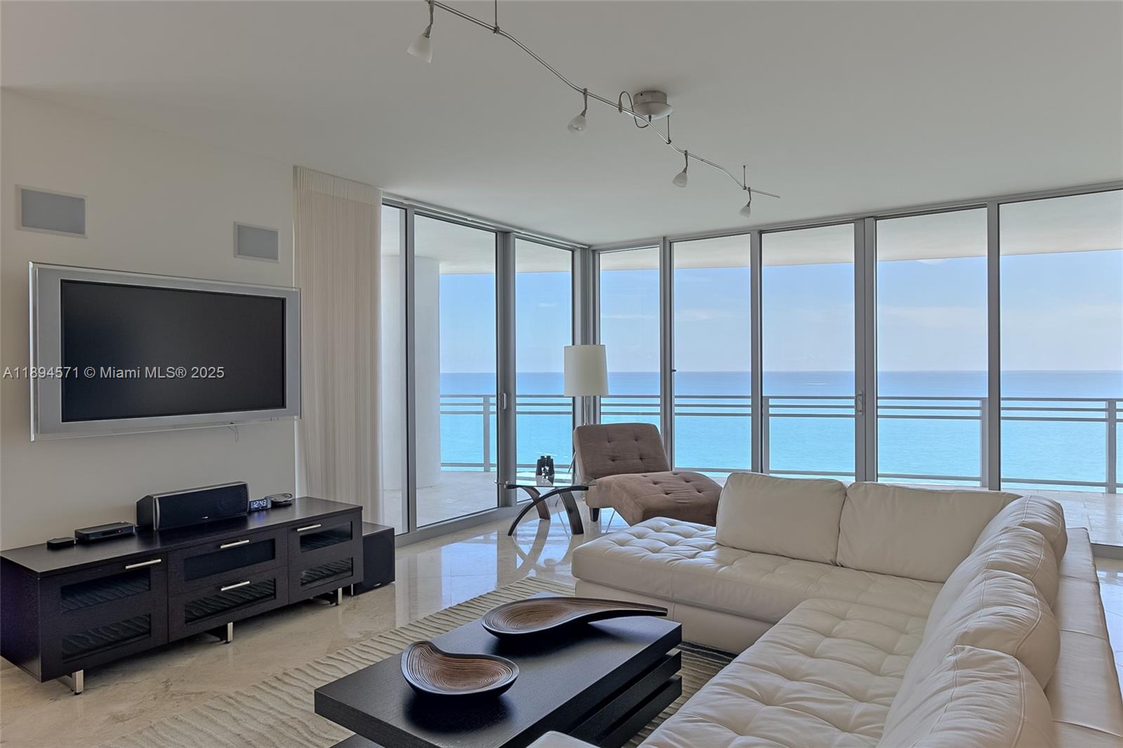 3535 S OCEAN DR #2102, Hollywood FL 33019