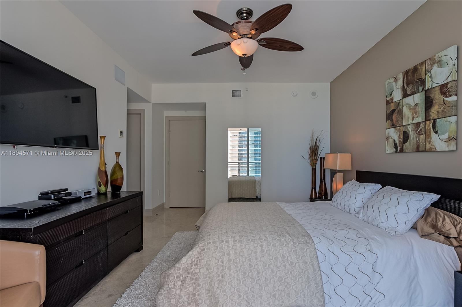 3535 S OCEAN DR #2102, Hollywood FL 33019