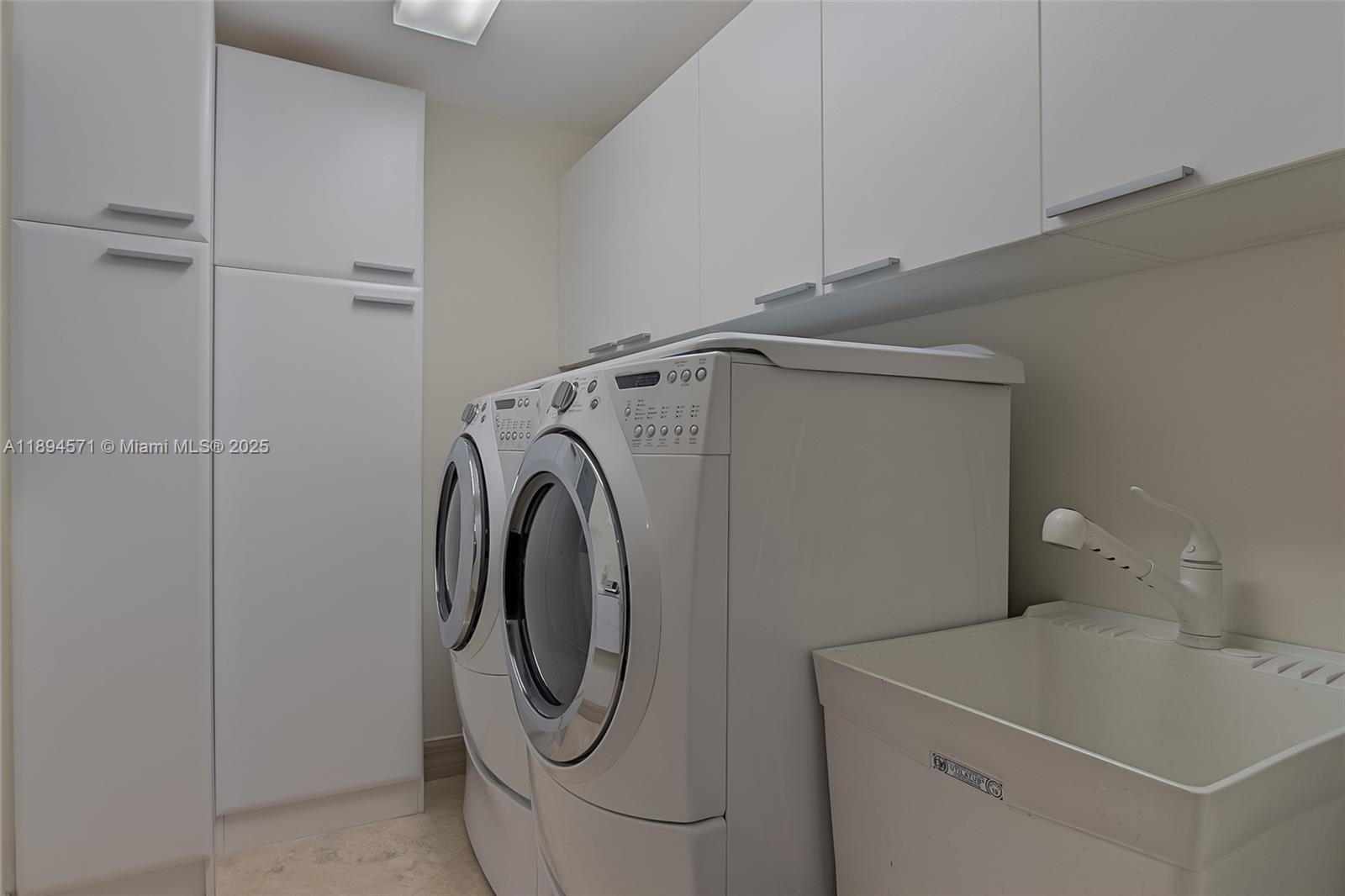 3535 S OCEAN DR #2102, Hollywood FL 33019