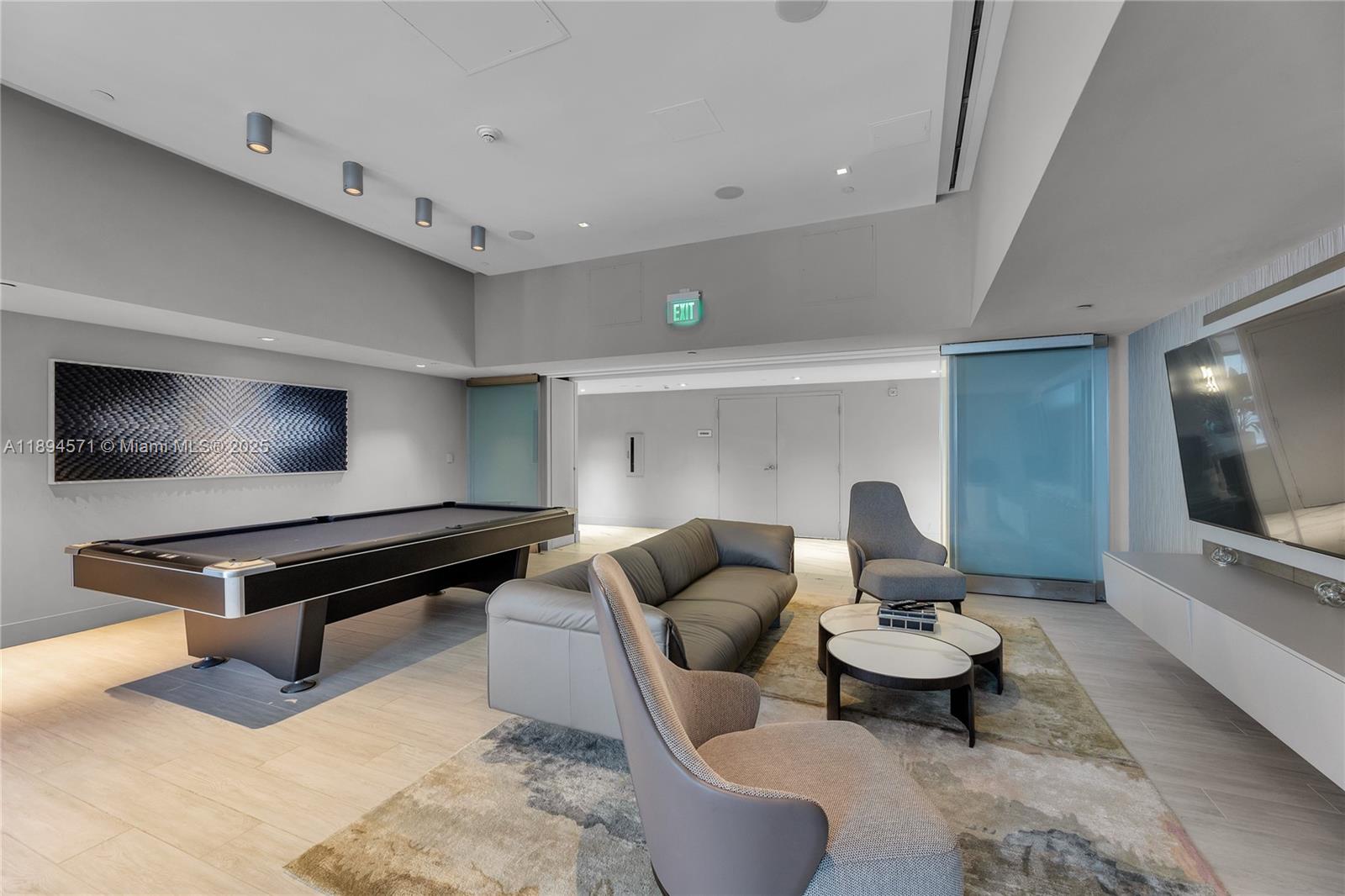 3535 S OCEAN DR #2102, Hollywood FL 33019