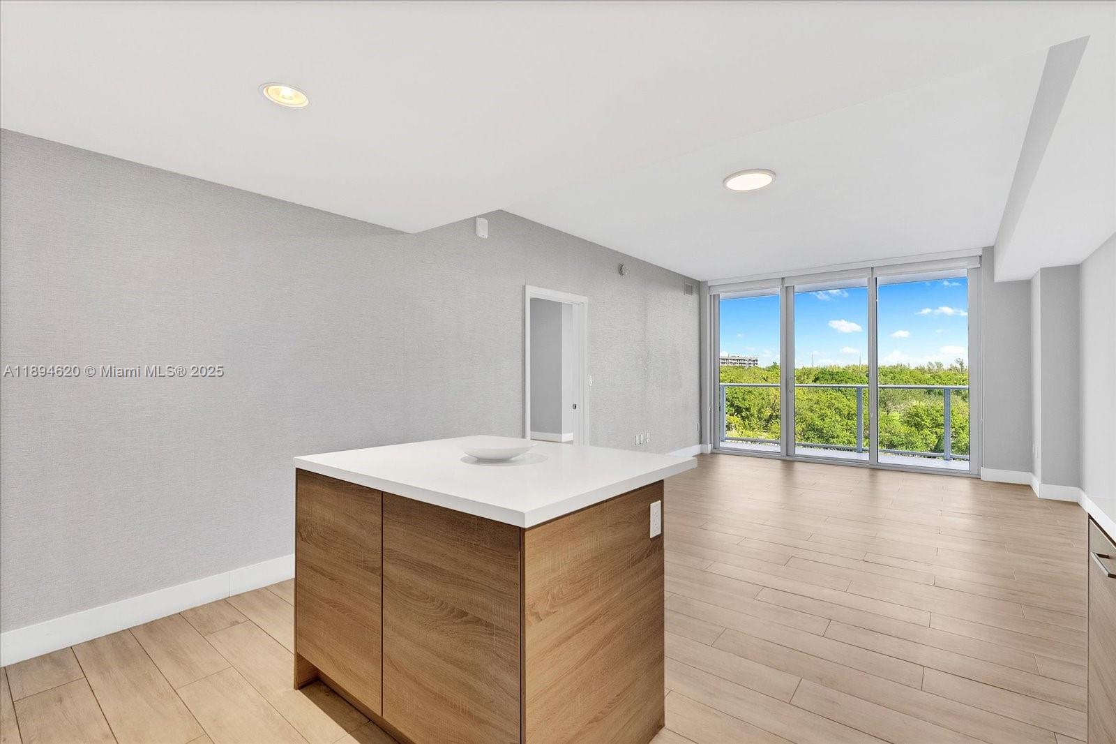 16385 Biscayne Blvd #404, North Miami Beach FL 33160